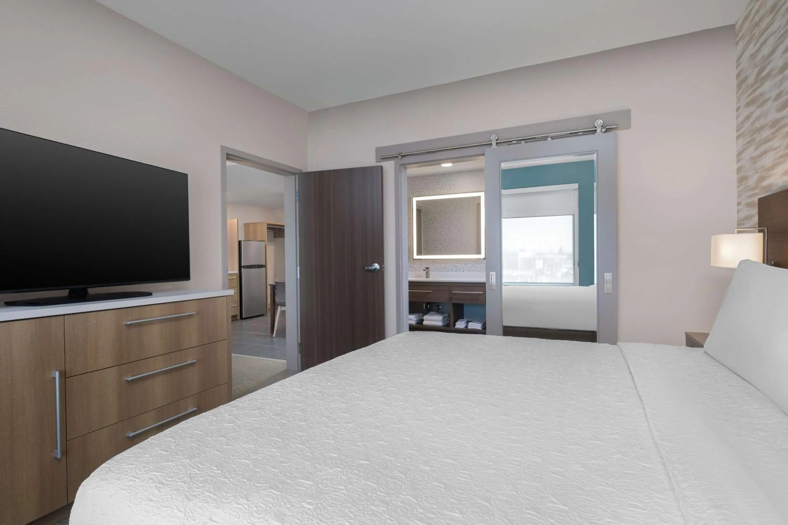 Bed in Home2 Suites By Hilton Phoenix Midtown