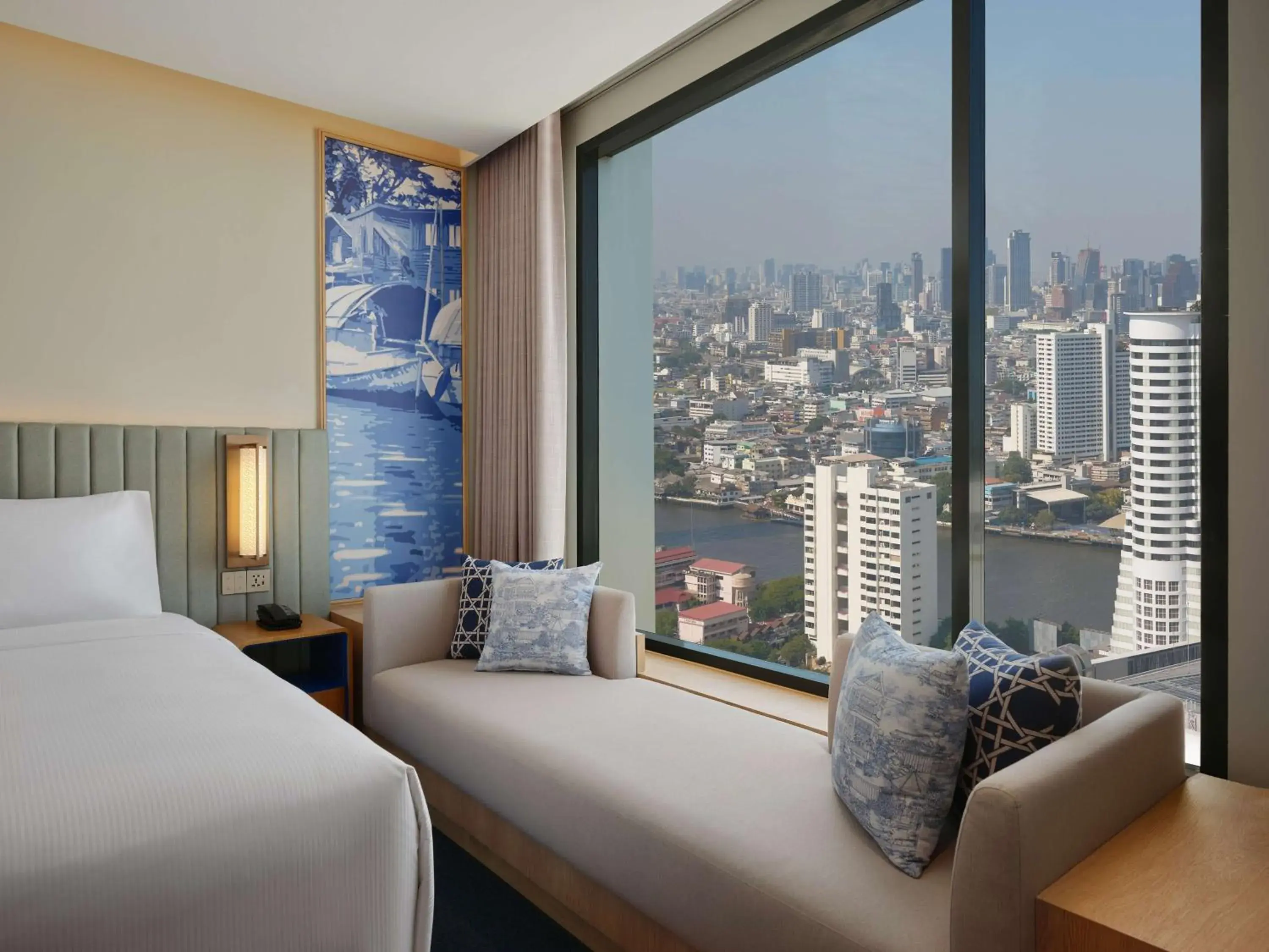 Deluxe King Room with River View in Hilton Garden Inn Bangkok Riverside Deluxe King Room with River View in Hilton Garden Inn Bangkok Riverside