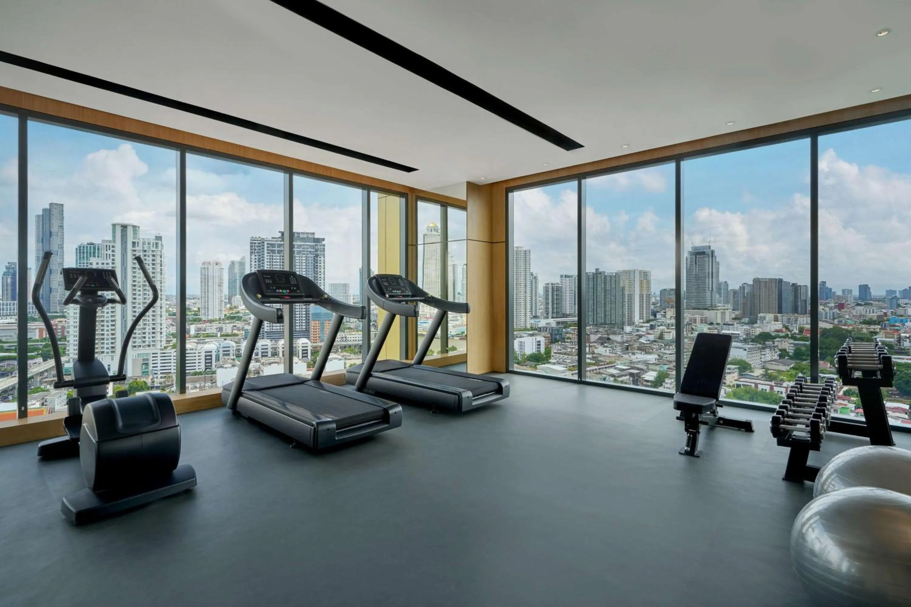 Fitness centre/facilities in Hilton Garden Inn Bangkok Riverside