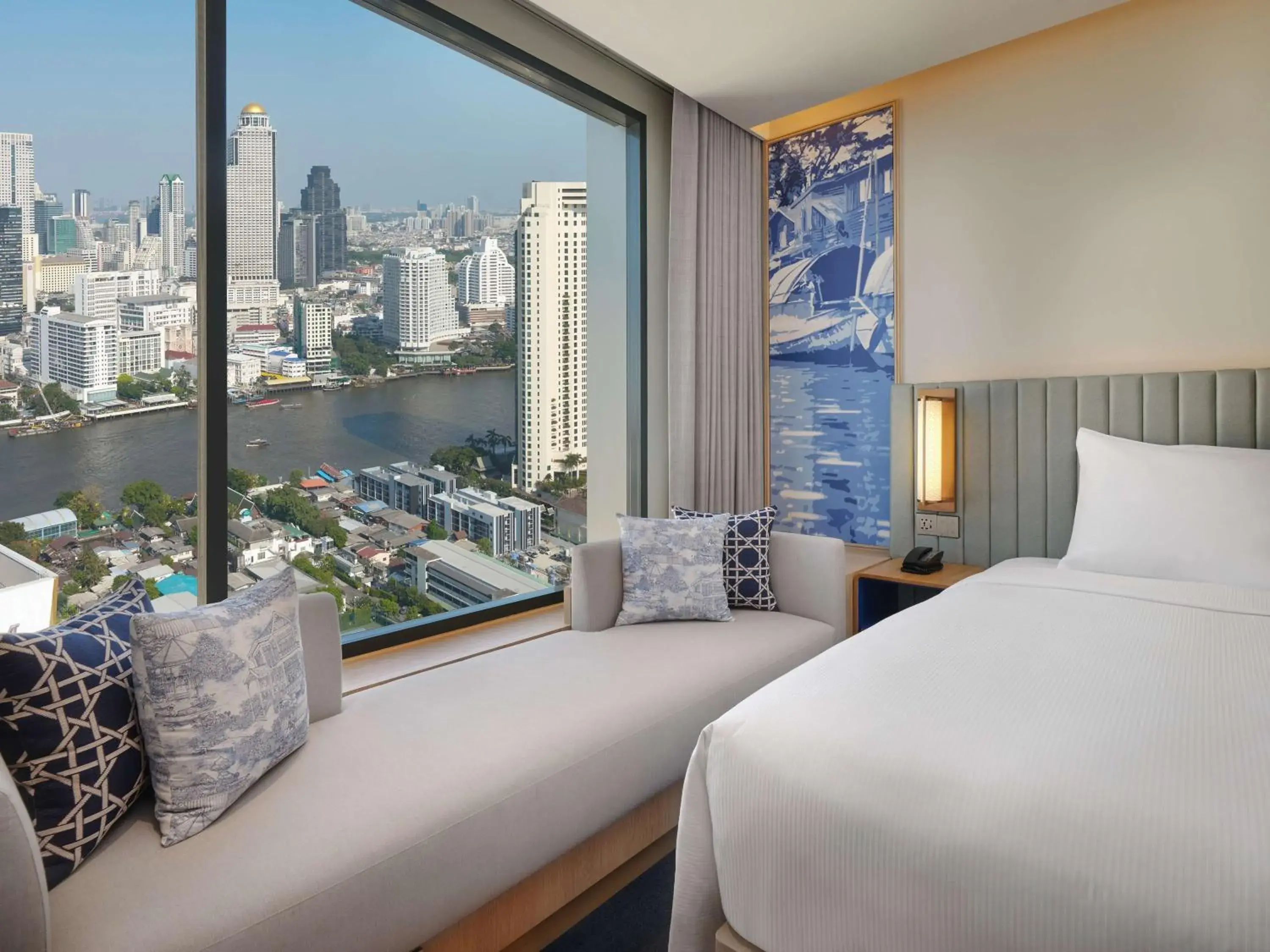 Deluxe Twin Room with River View in Hilton Garden Inn Bangkok Riverside Deluxe Twin Room with River View in Hilton Garden Inn Bangkok Riverside