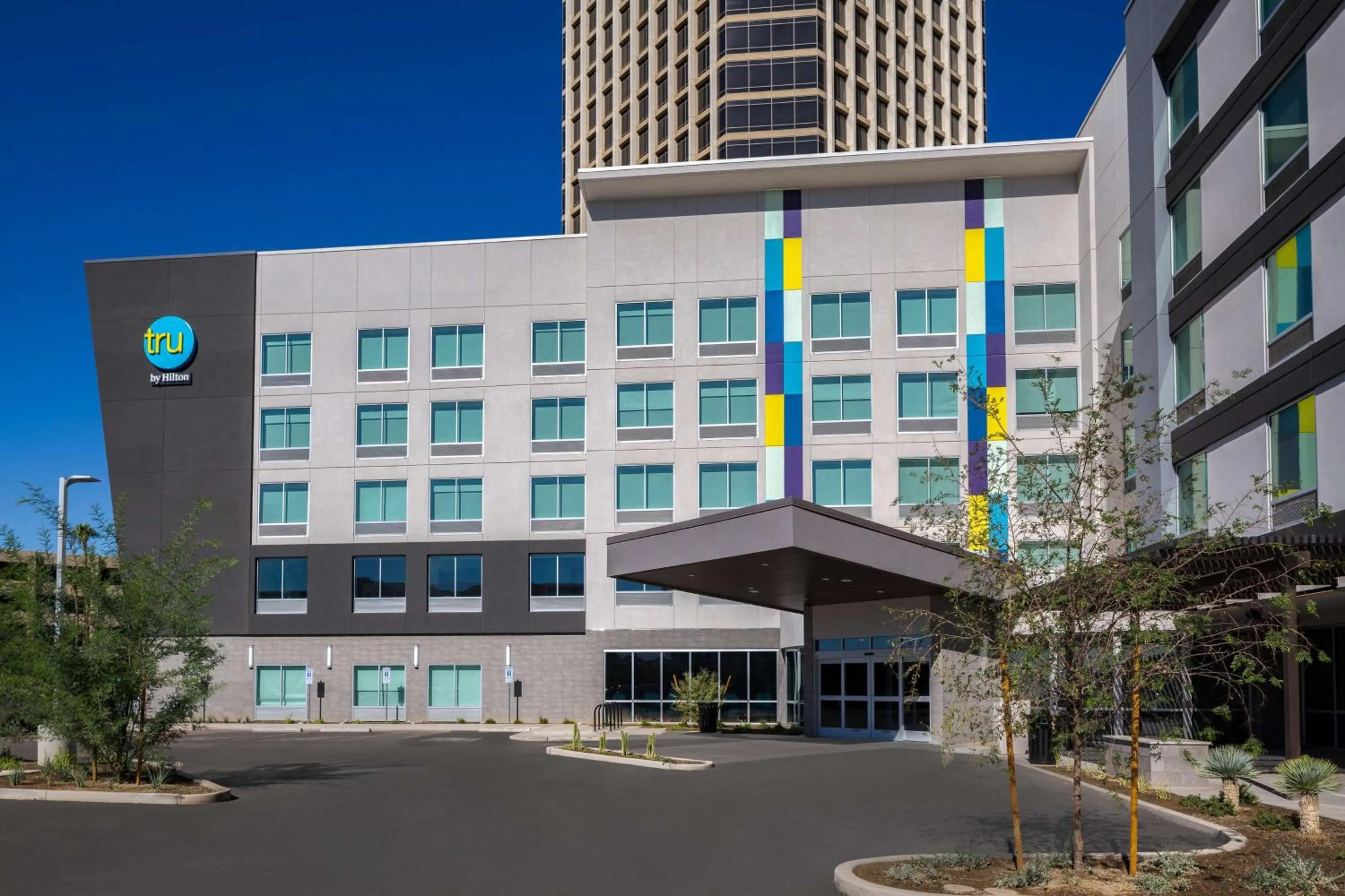 Property building in Tru By Hilton Phoenix Midtown