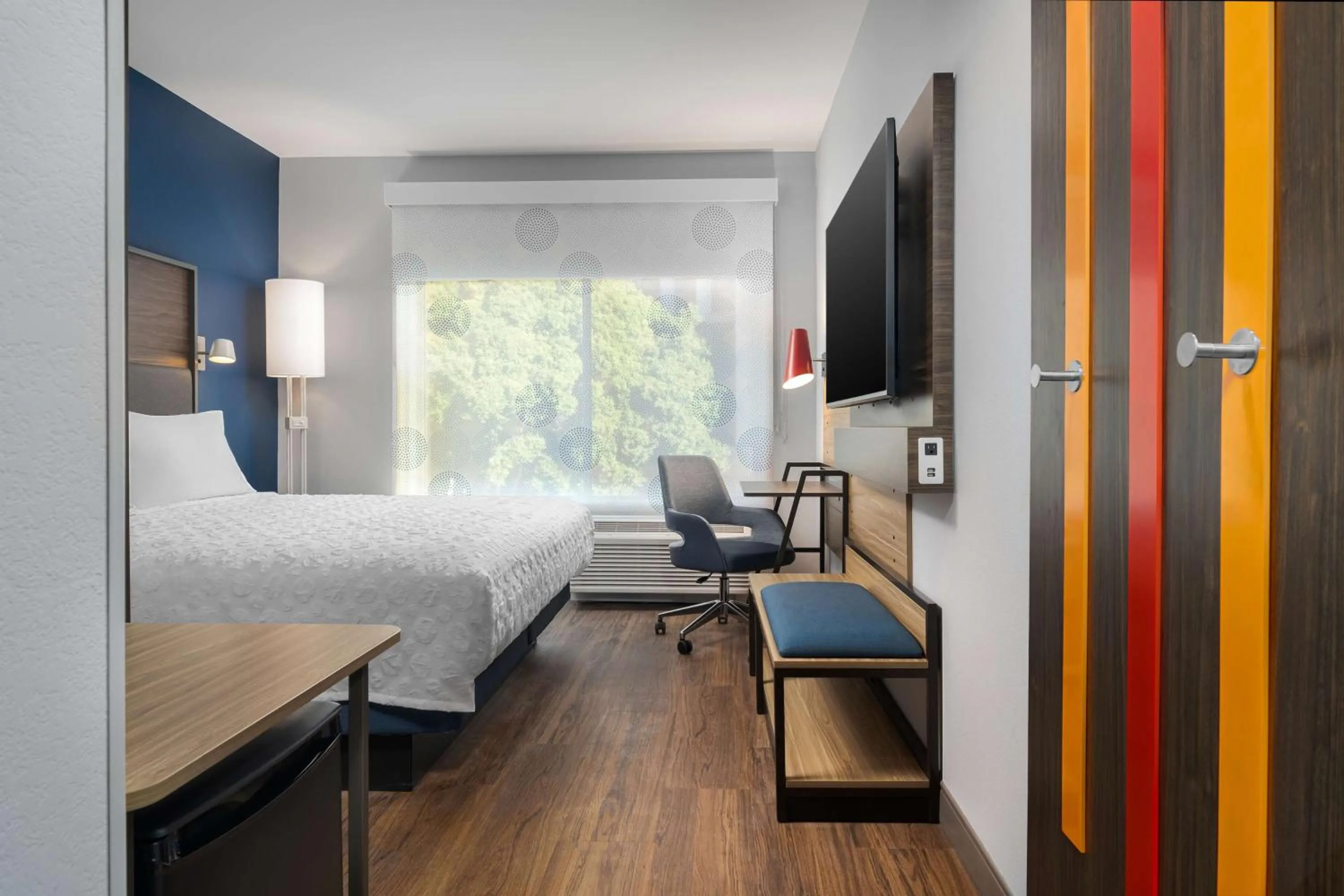 Bed in Tru By Hilton Phoenix Midtown