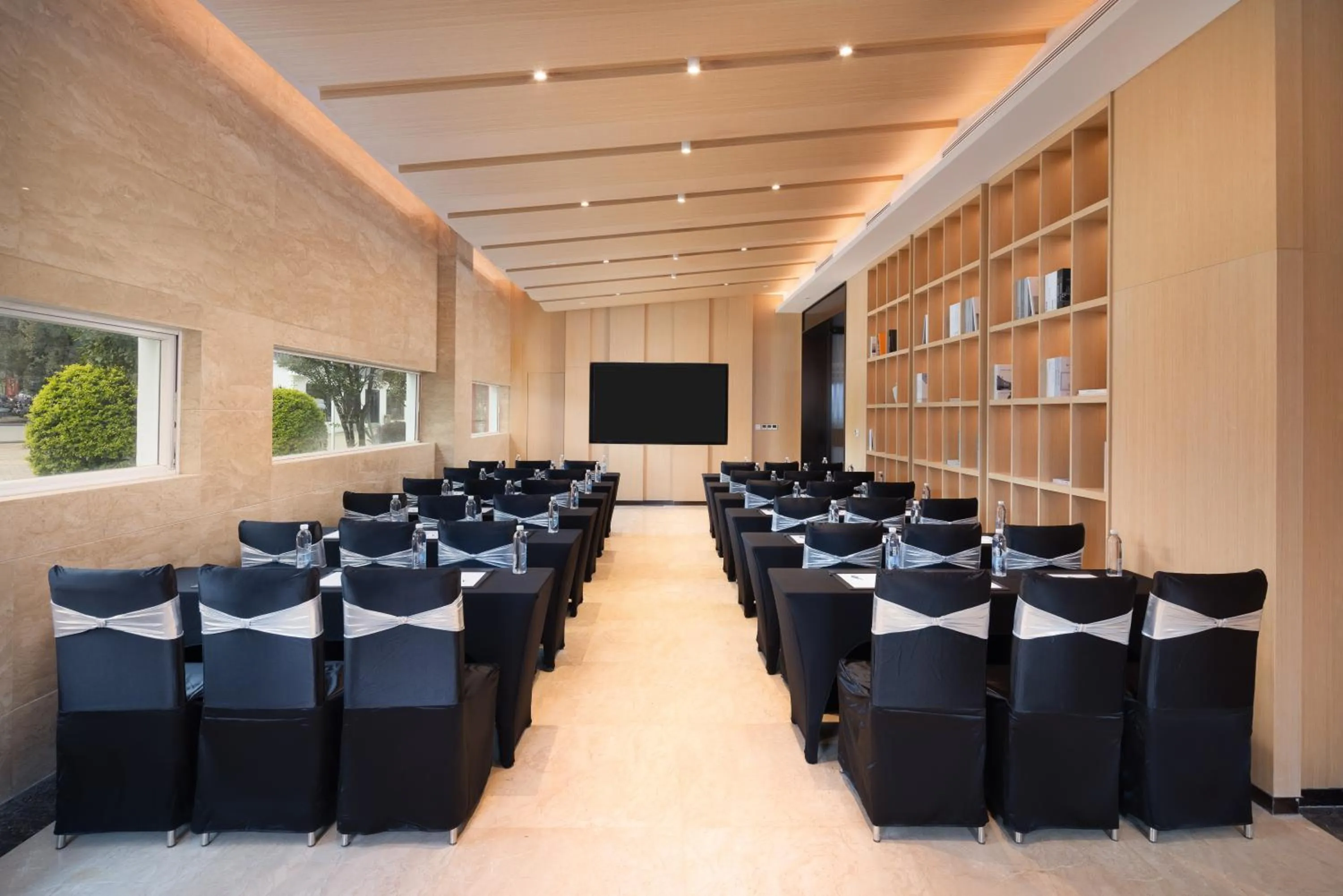 Meeting/conference room in Hilton Garden Inn Dali Ancient City