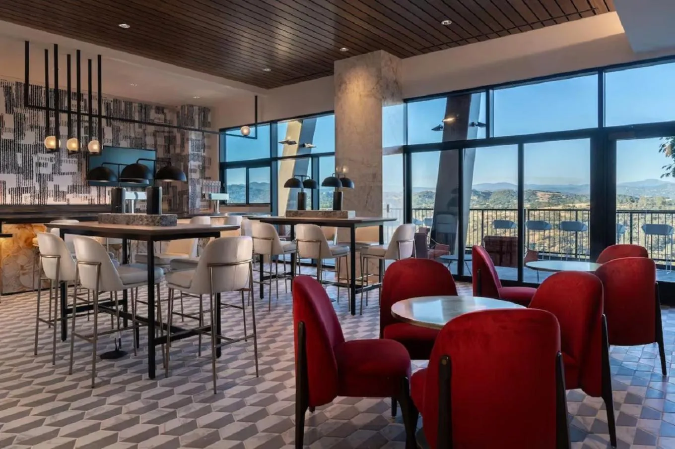 Lounge or bar in Chicken Ranch Casino Resort