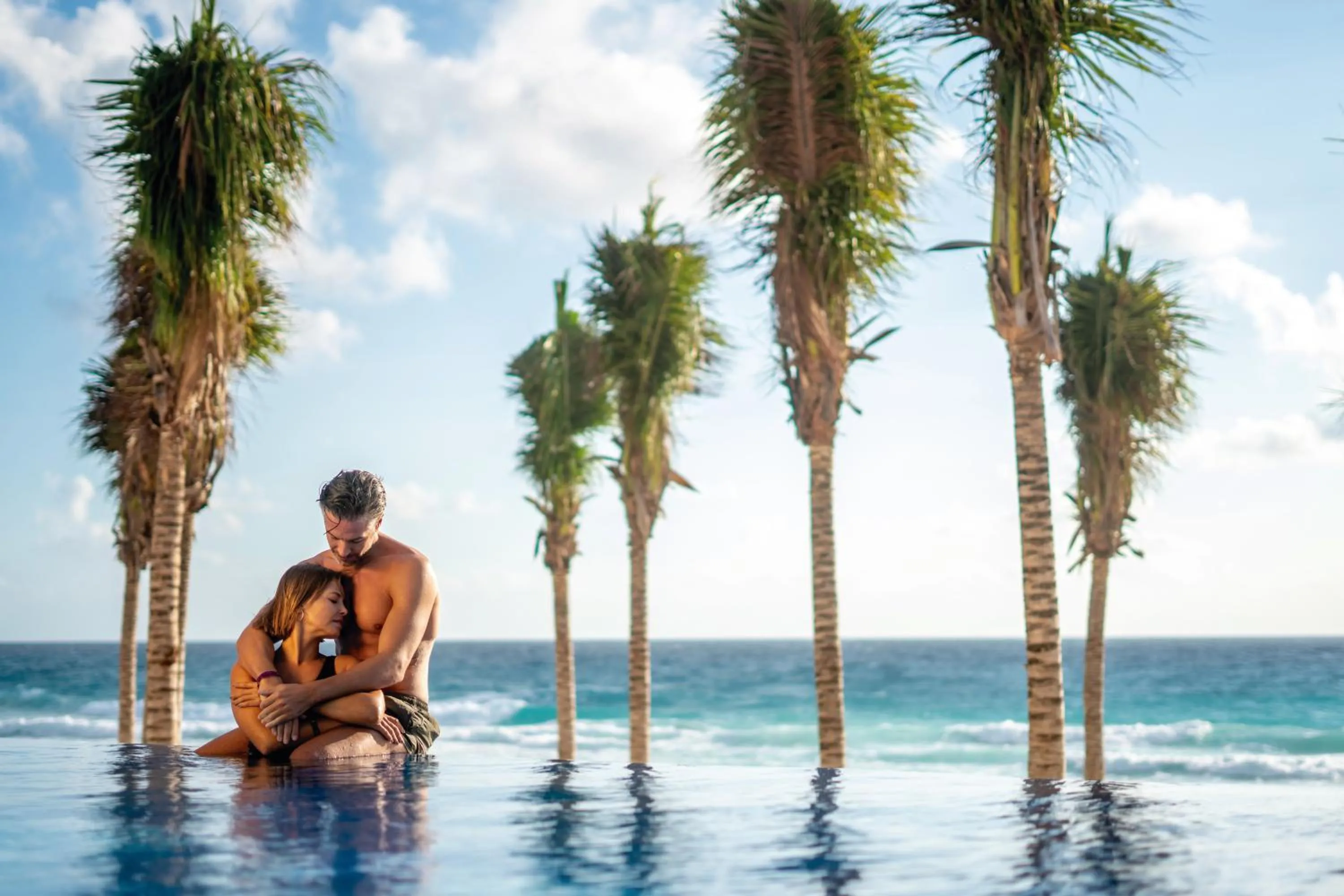 Swimming pool in Riu Palace Kukulkan - Adults Only - All Inclusive