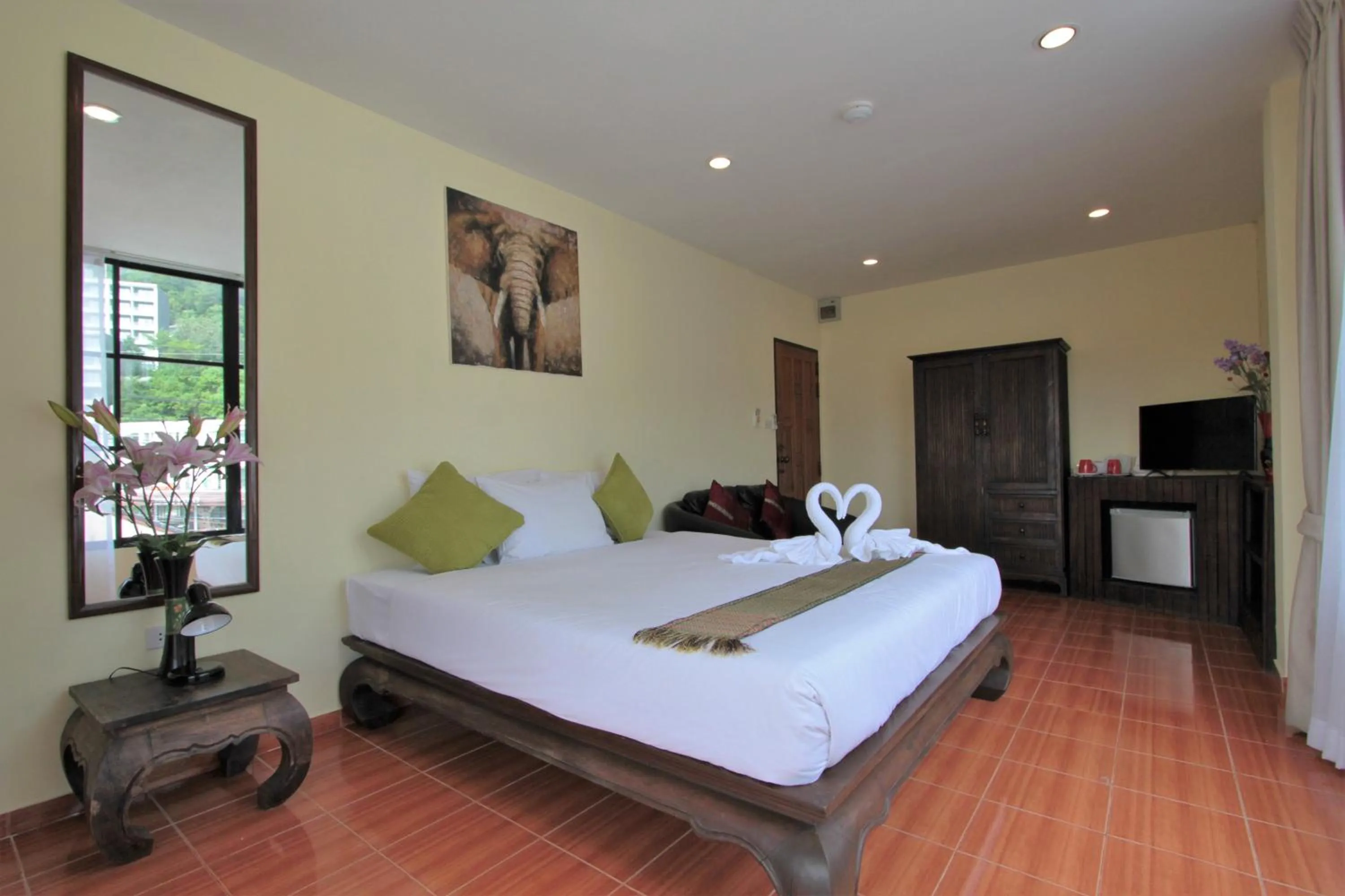 Bedroom, Bed in Karon Pool Hotel