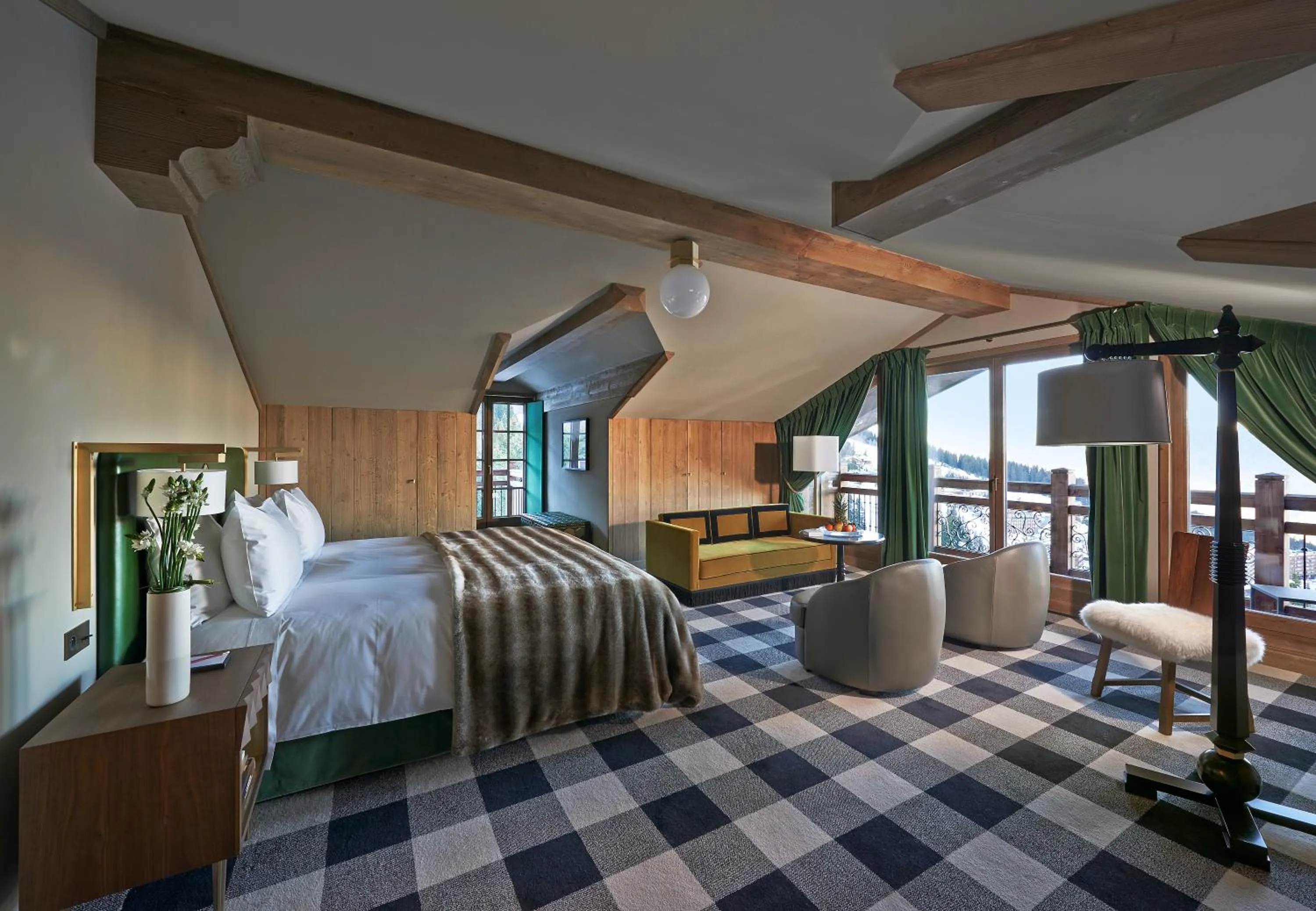 Mountain view, Bed in Apogée Courchevel, Oetker Hotels