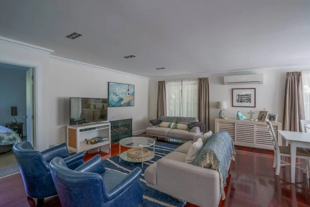 Capital Cottage 2-4 Bedroom- Russell Cottages Collection