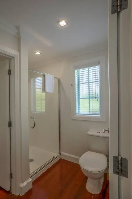 Capital Cottage 2-4 Bedroom- Russell Cottages Collection