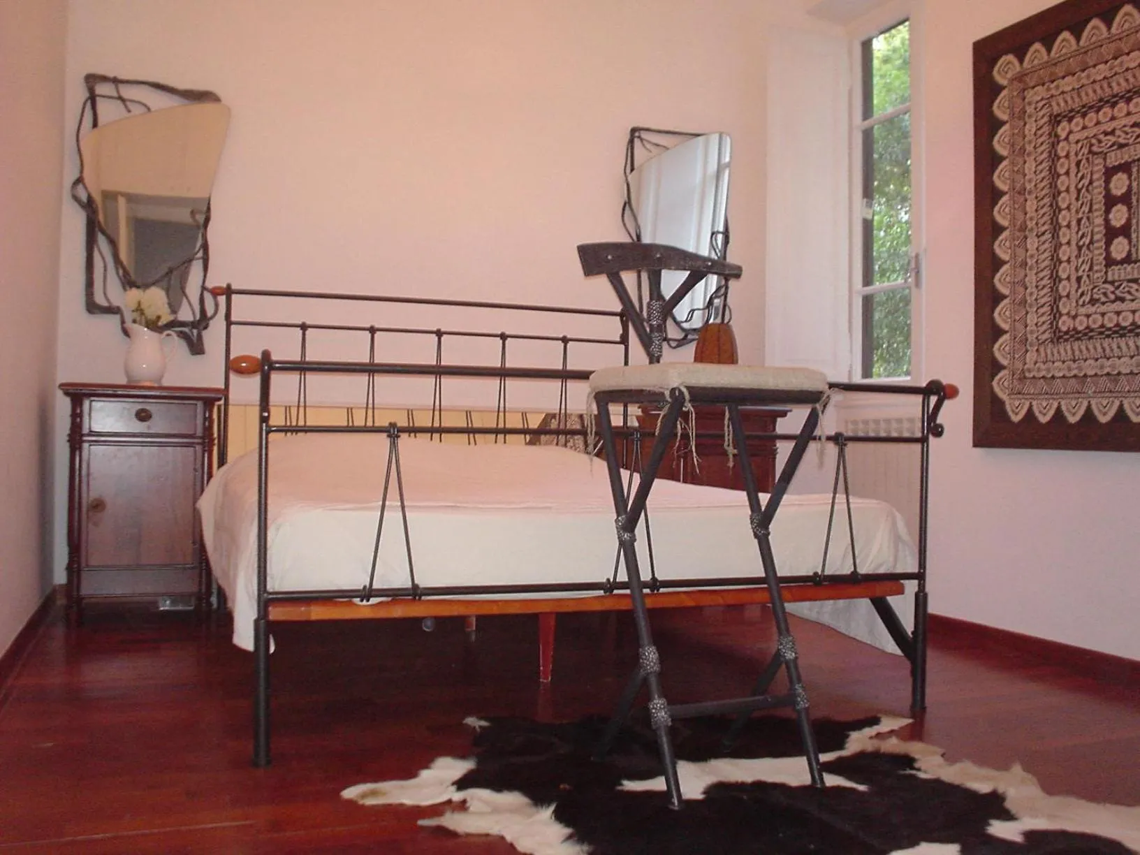 Photo of the whole room, Bed in House Maximo at Colosseum