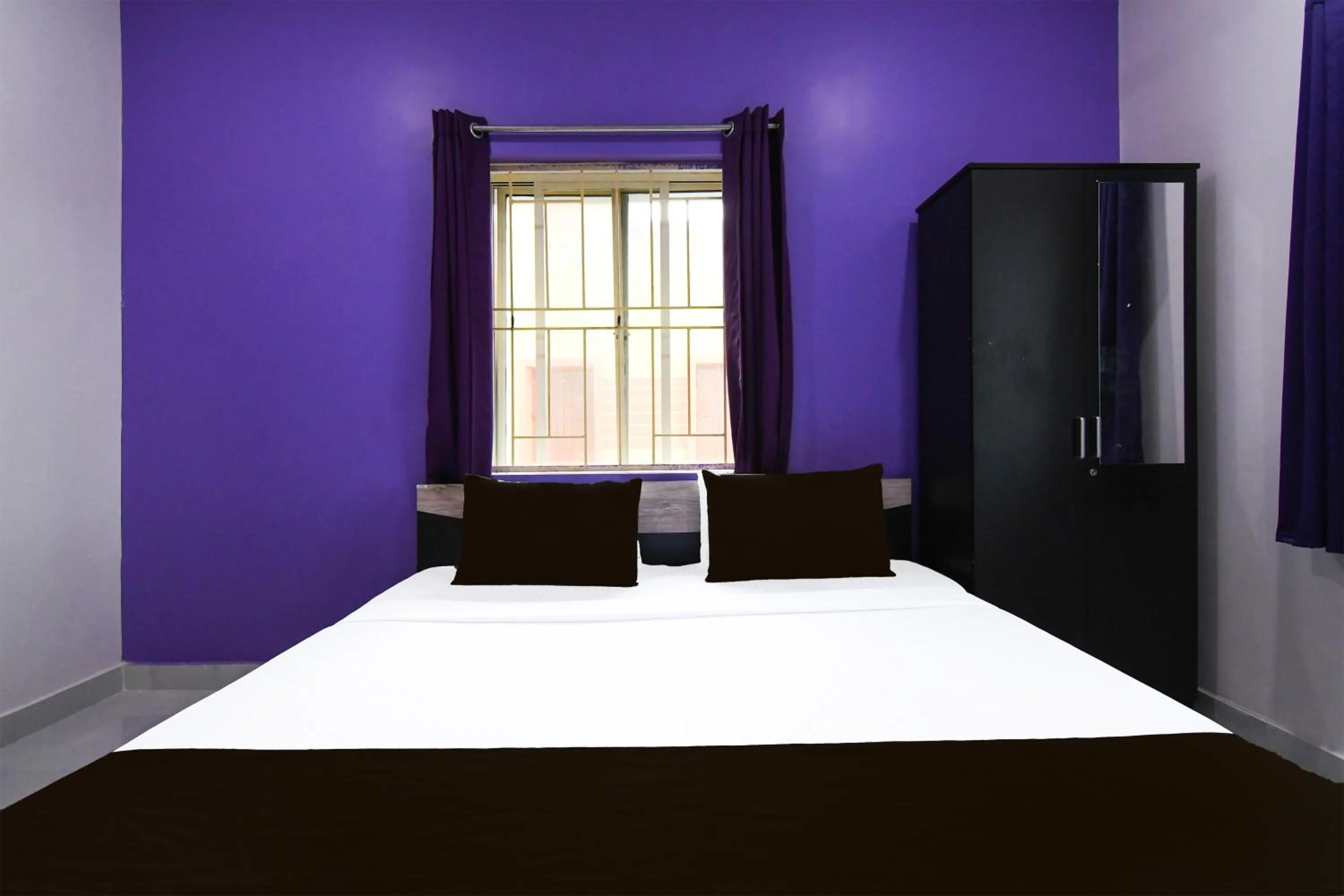 Bedroom, Bed in Super Hotel O MNJ Mansion