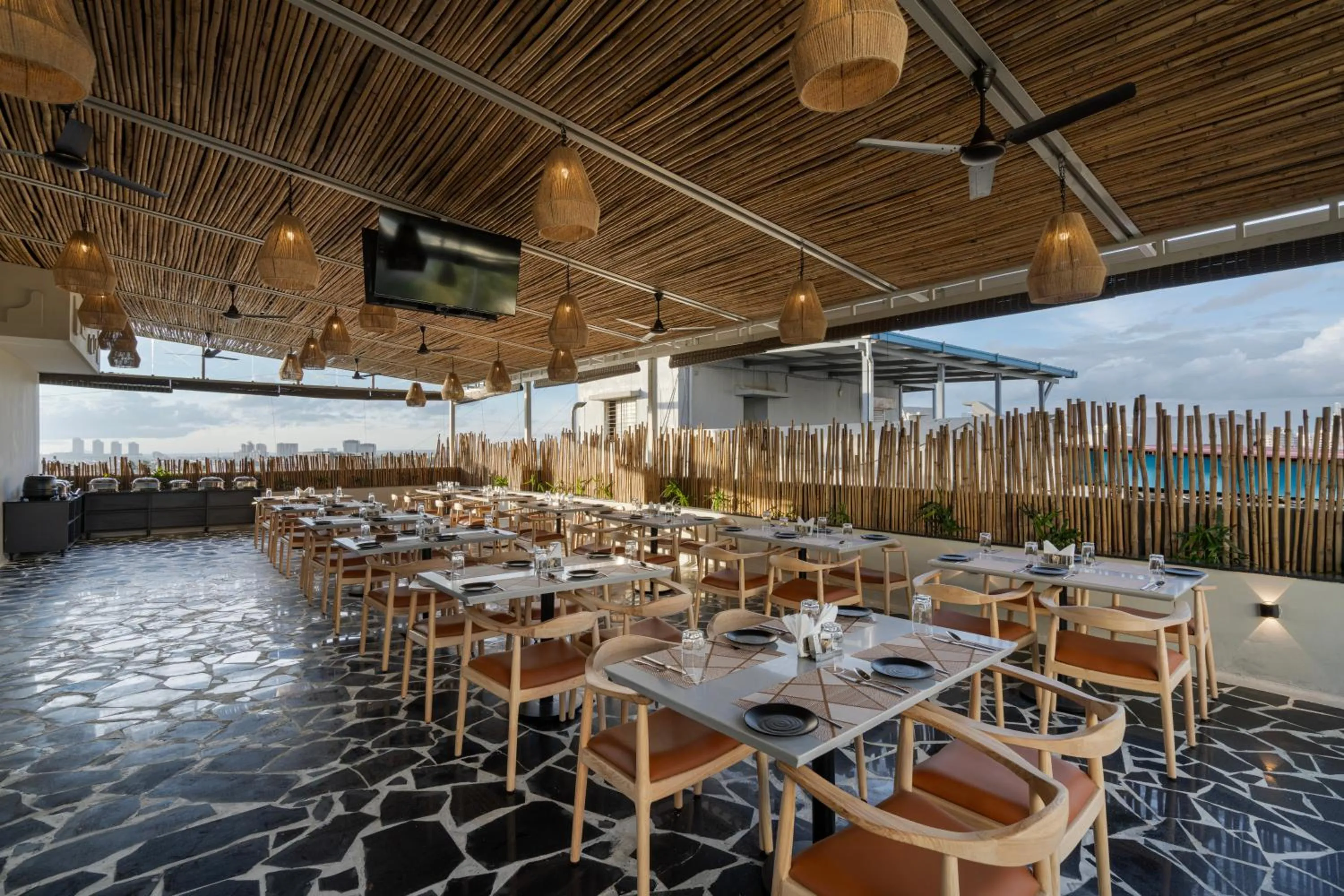 Restaurant/places to eat in Fressotel, Kanakapura Road