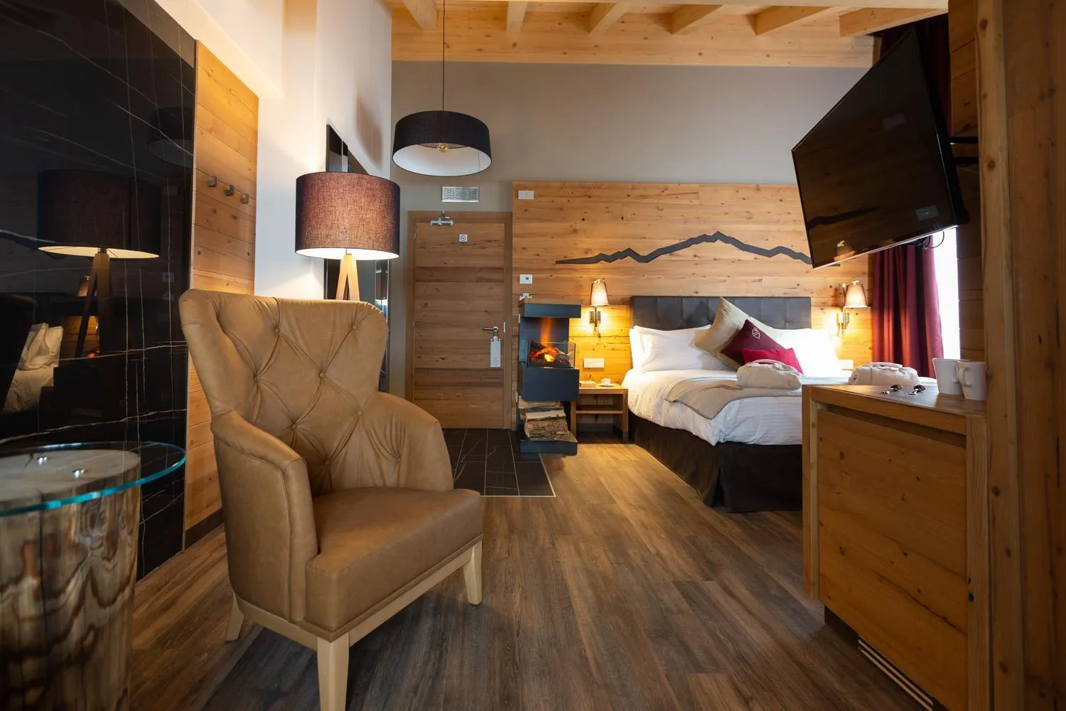 Photo of the whole room, Bed in Mont Chalet Nevada - Hotel & Spa