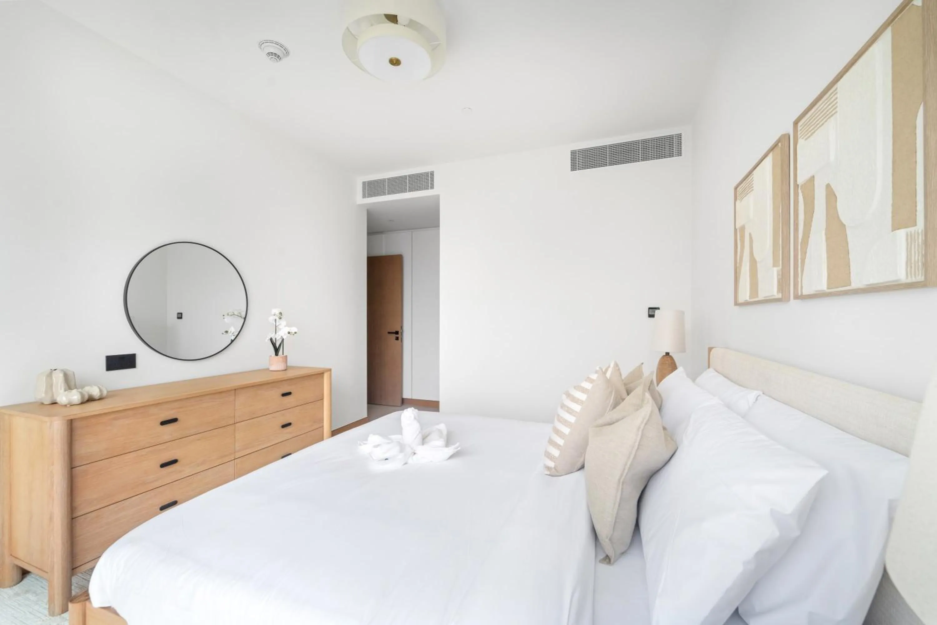 Bedroom in Silkhaus Chic 1BDR with 1 Study Room in Dubai Marina