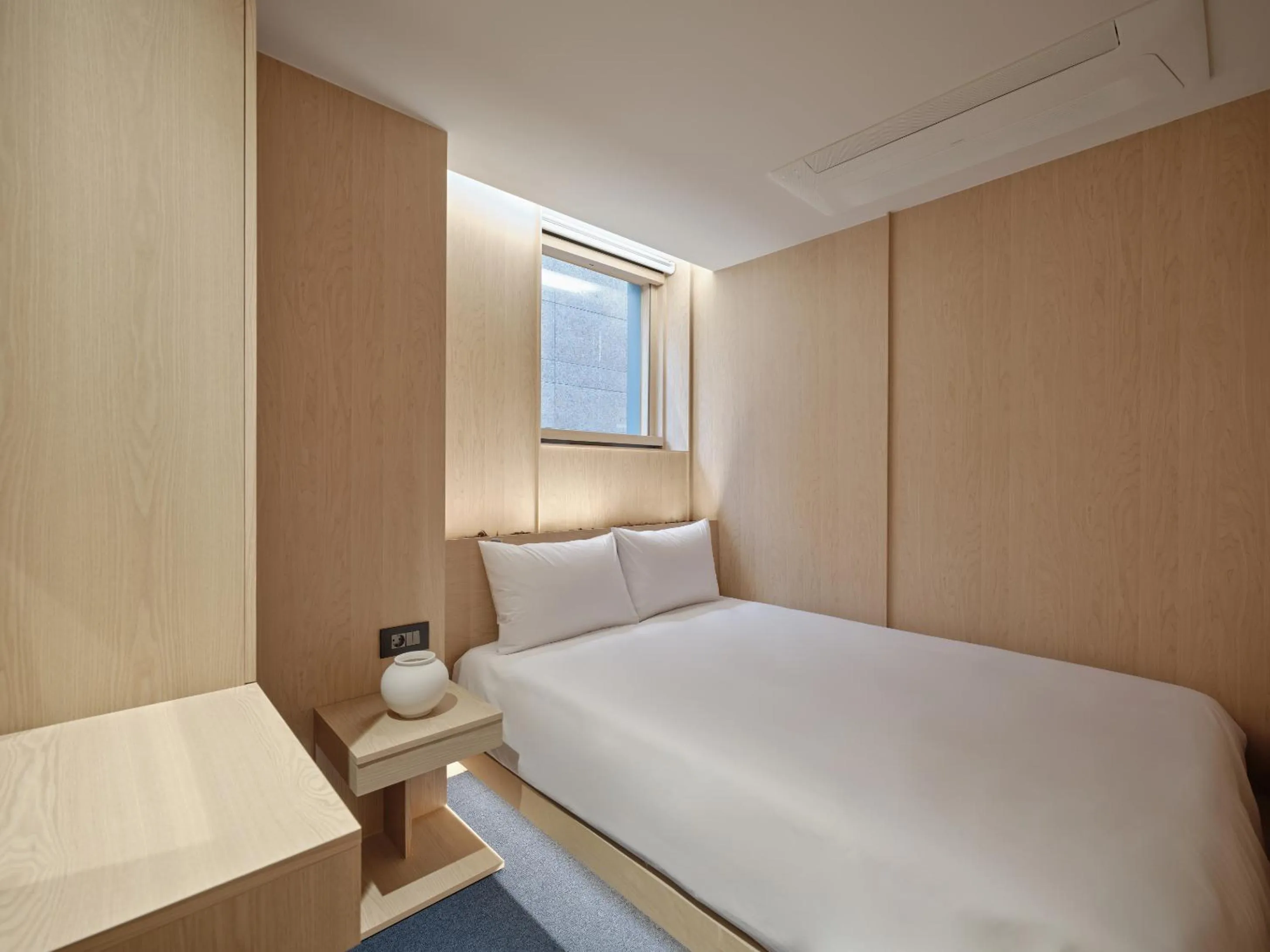 Bed in UH Suite The Gangnam