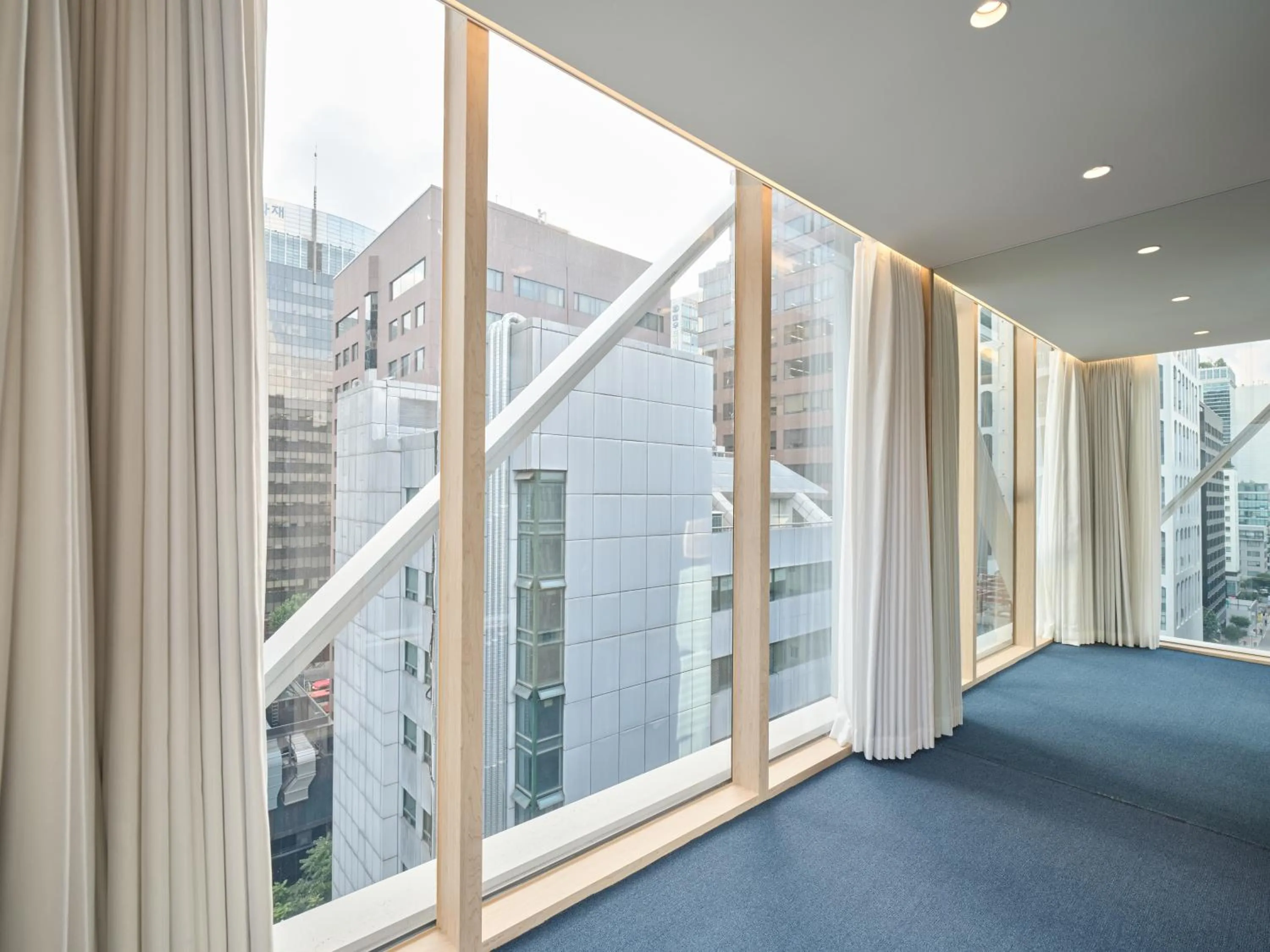 City view in UH Suite The Gangnam