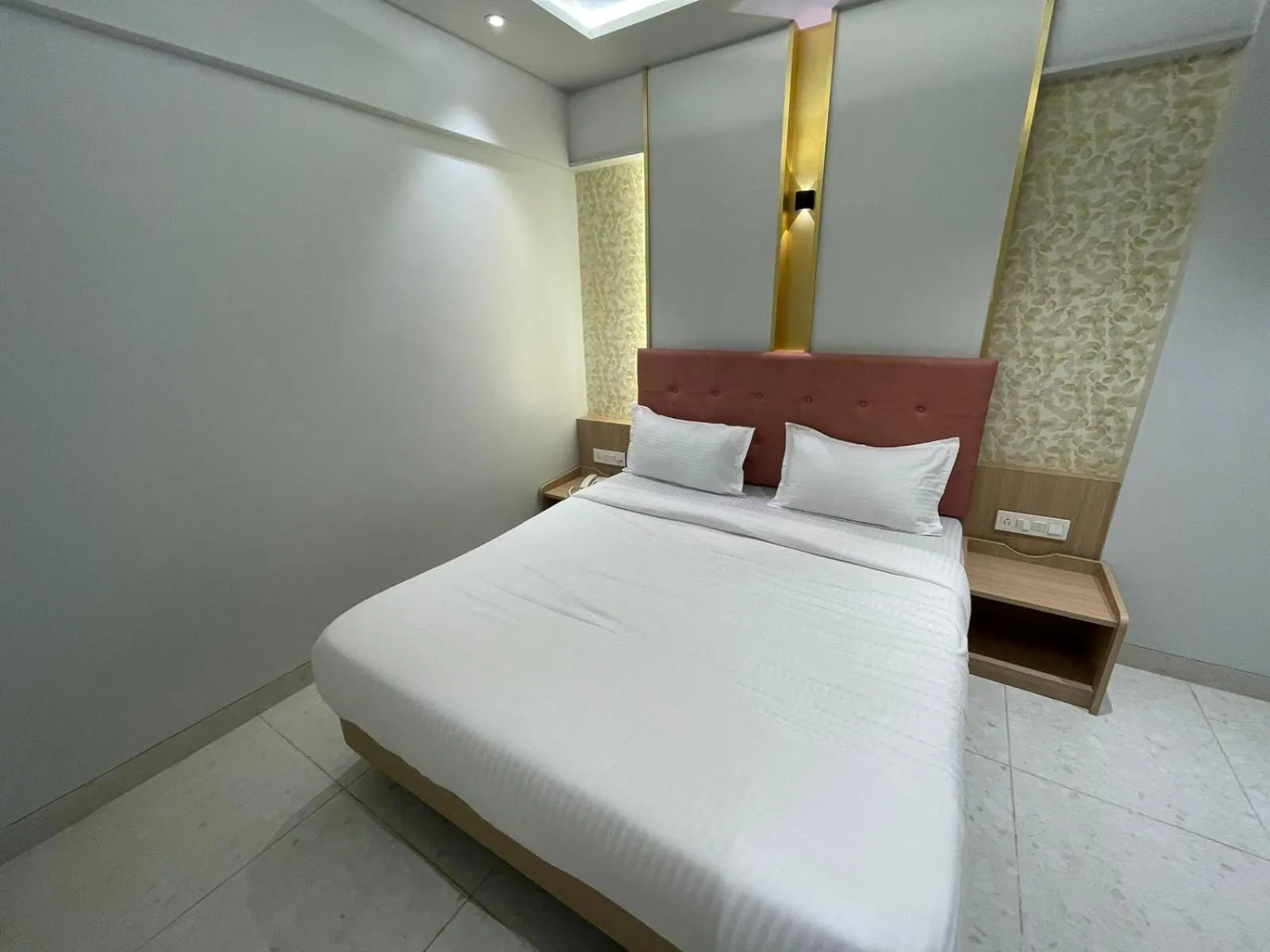 Bed in Hotel The West Coast