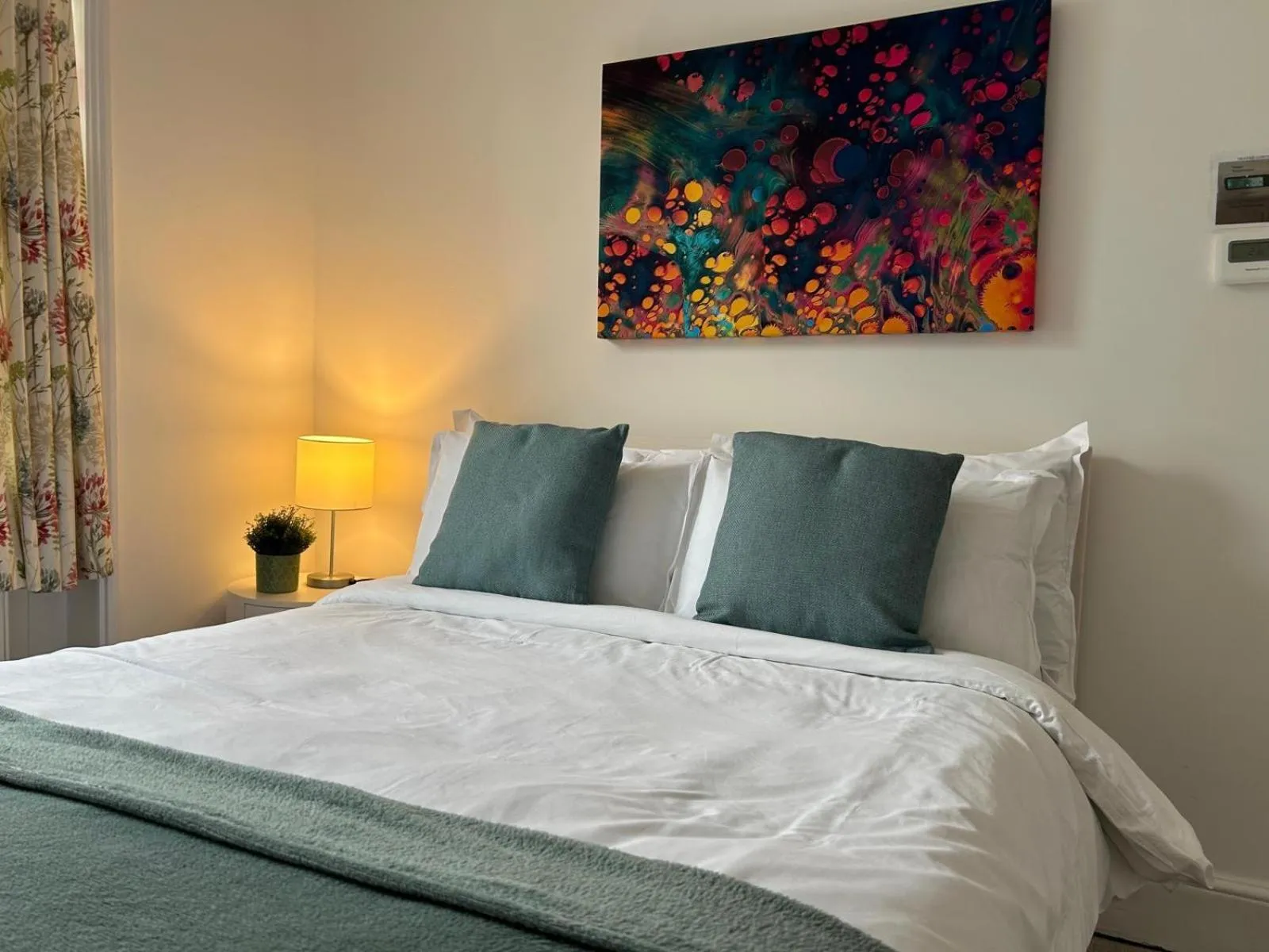 Bedroom, Bed in Upper Rock Brighton – Guest House