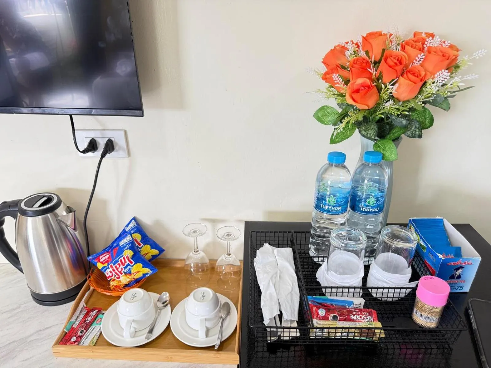 Coffee/tea facilities in Heaven House Restro & Bar