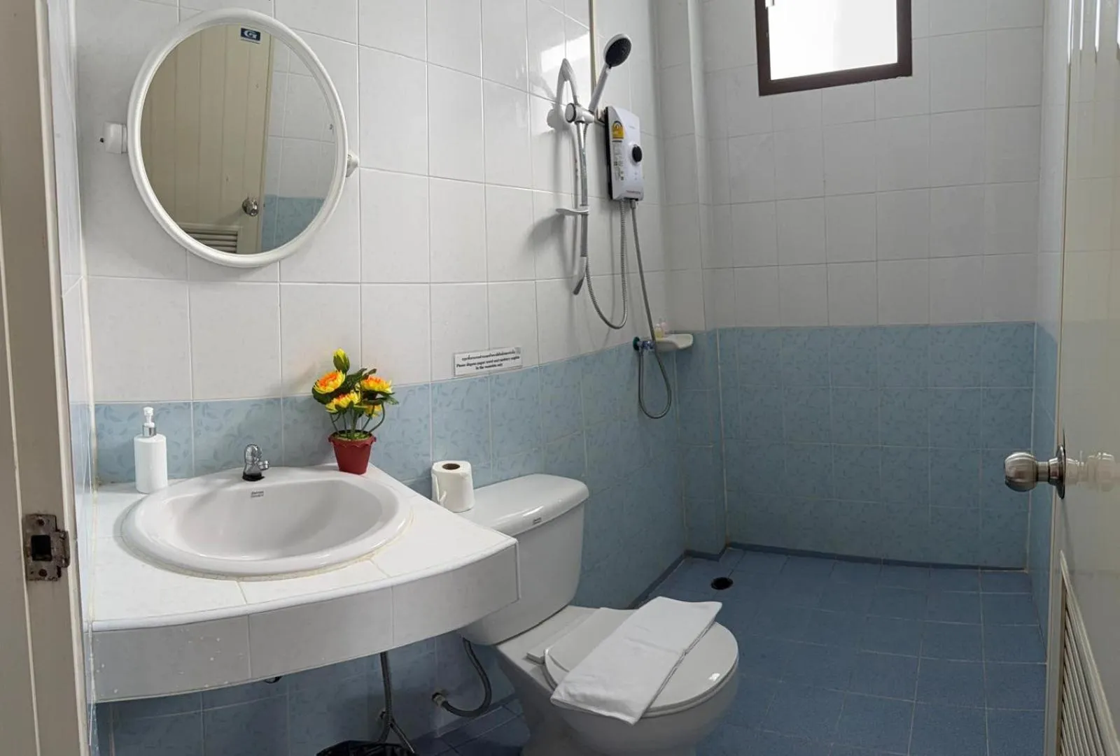 Bathroom in Heaven House Restro & Bar