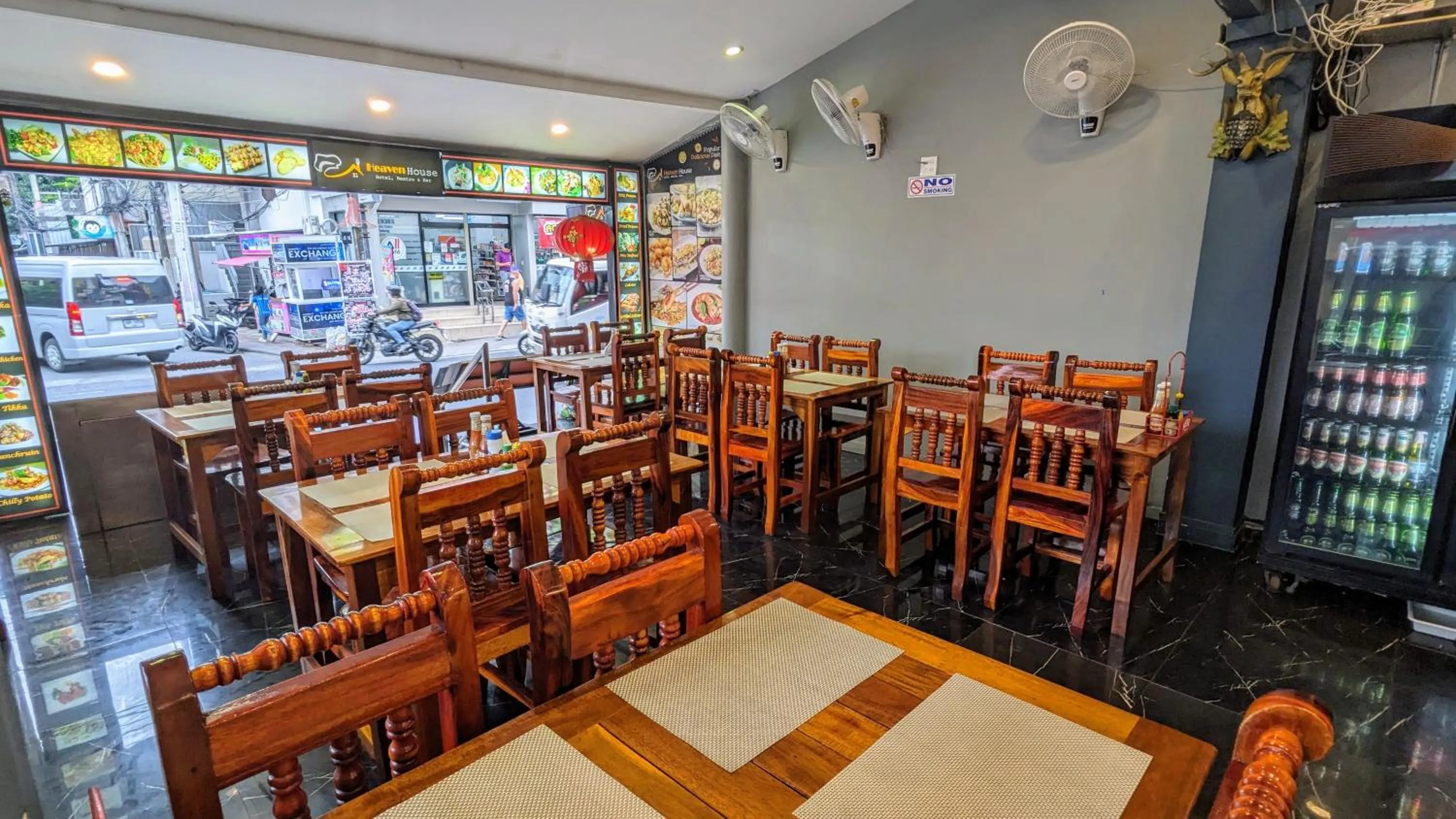 Restaurant/places to eat in Heaven House Restro & Bar