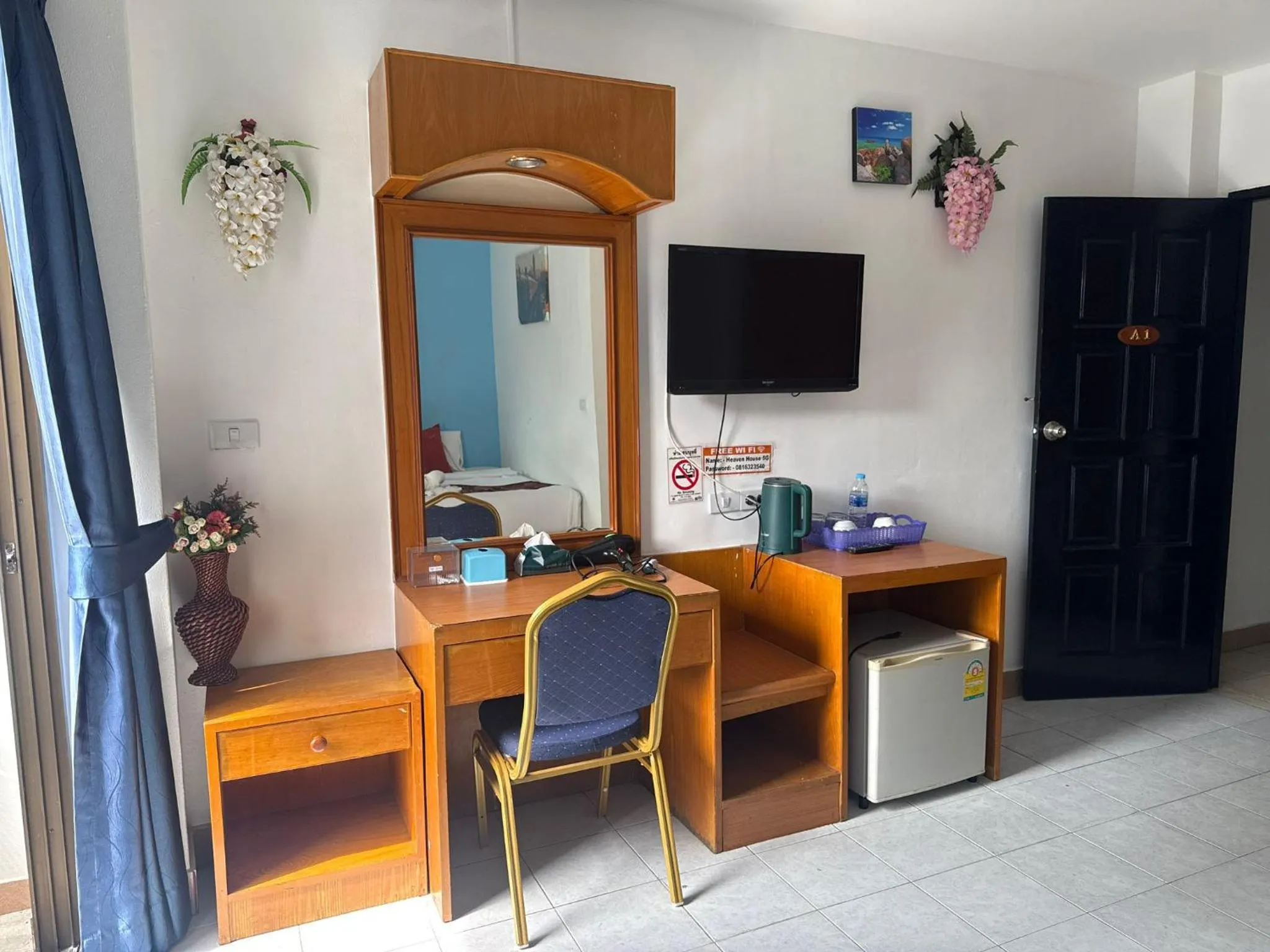 TV and multimedia in Heaven House Restro & Bar