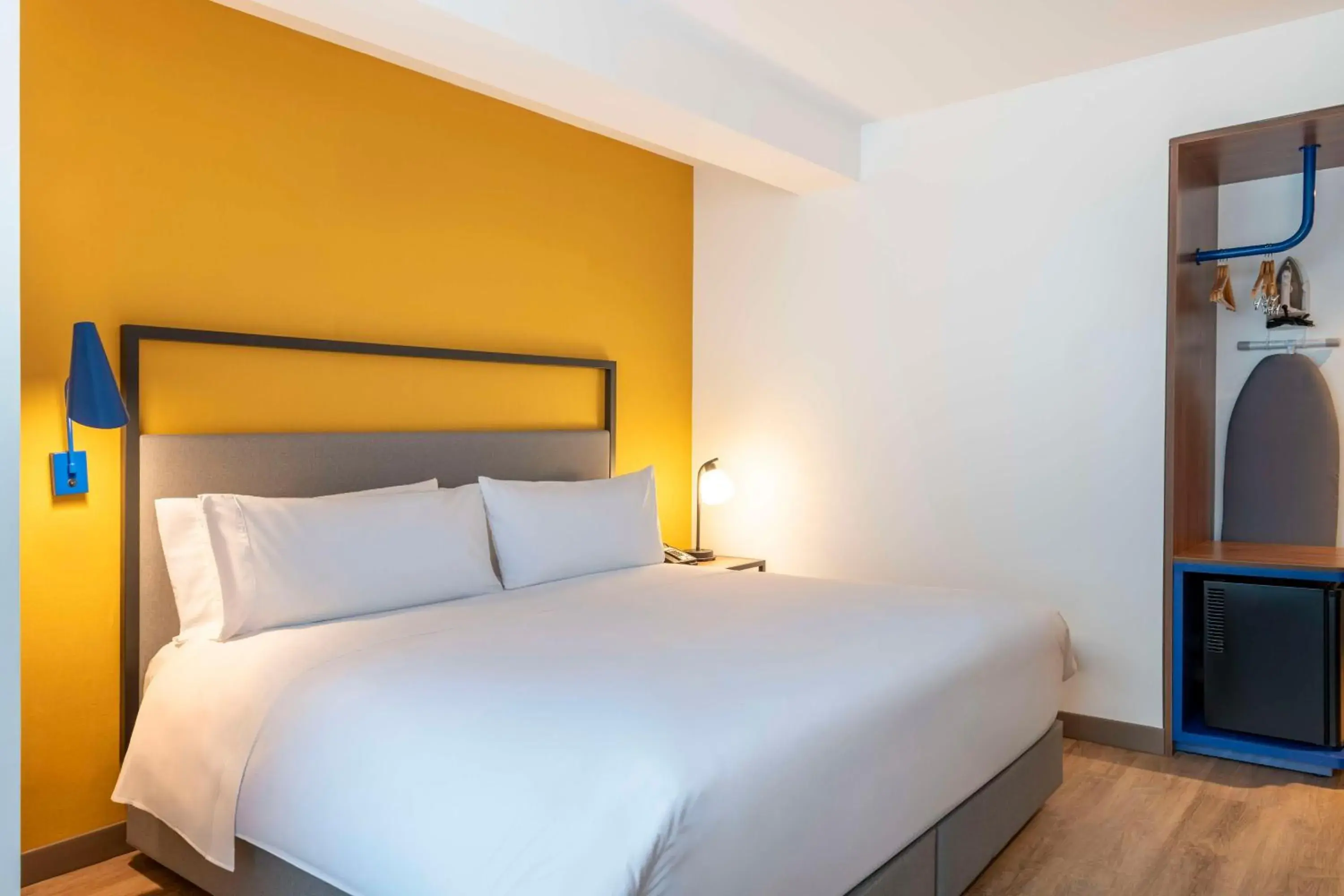 King Room with Walk-In Shower in Tru By Hilton Cali Sur King Room with Walk-In Shower in Tru By Hilton Cali Sur