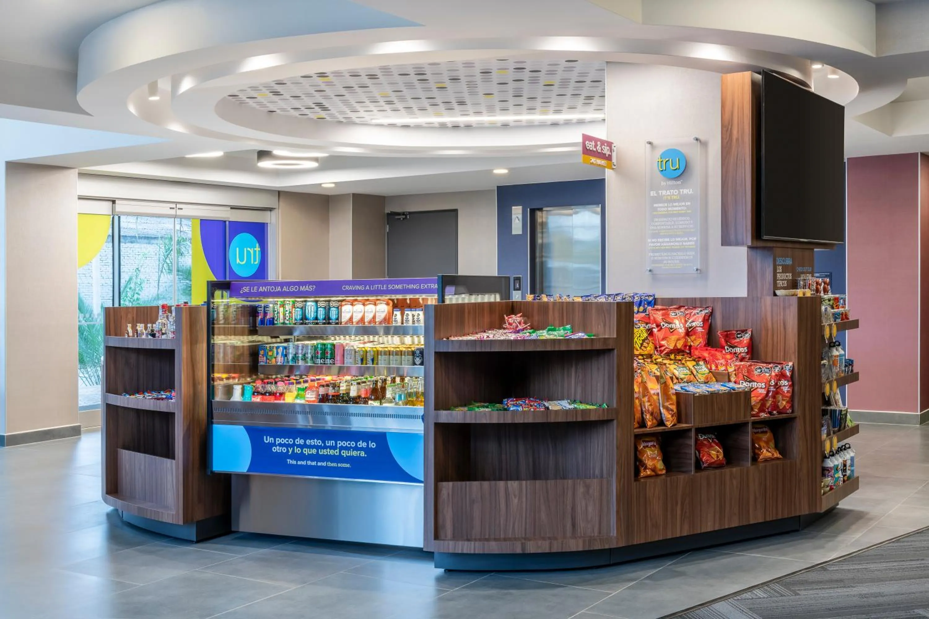 Food and drinks in Tru By Hilton Cali Sur