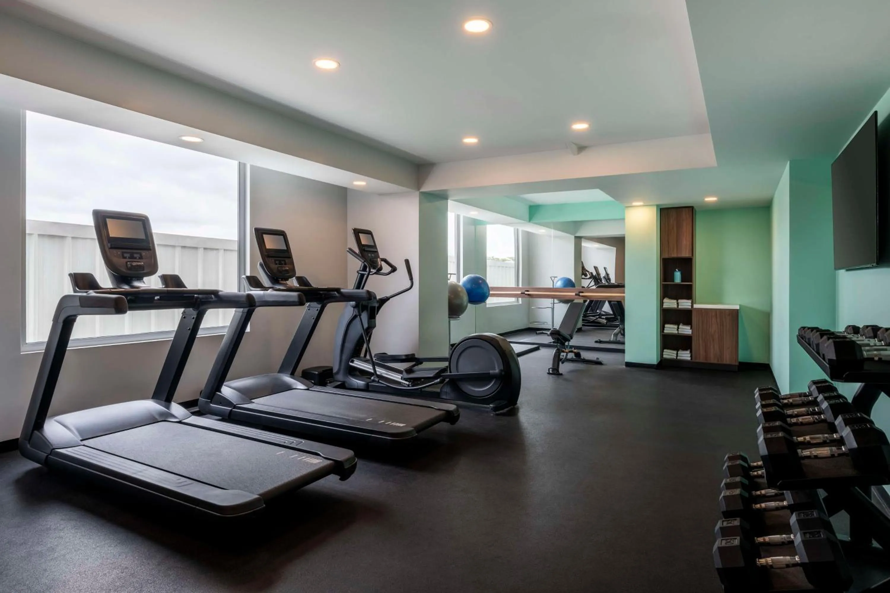 Fitness centre/facilities in Tru By Hilton Cali Sur