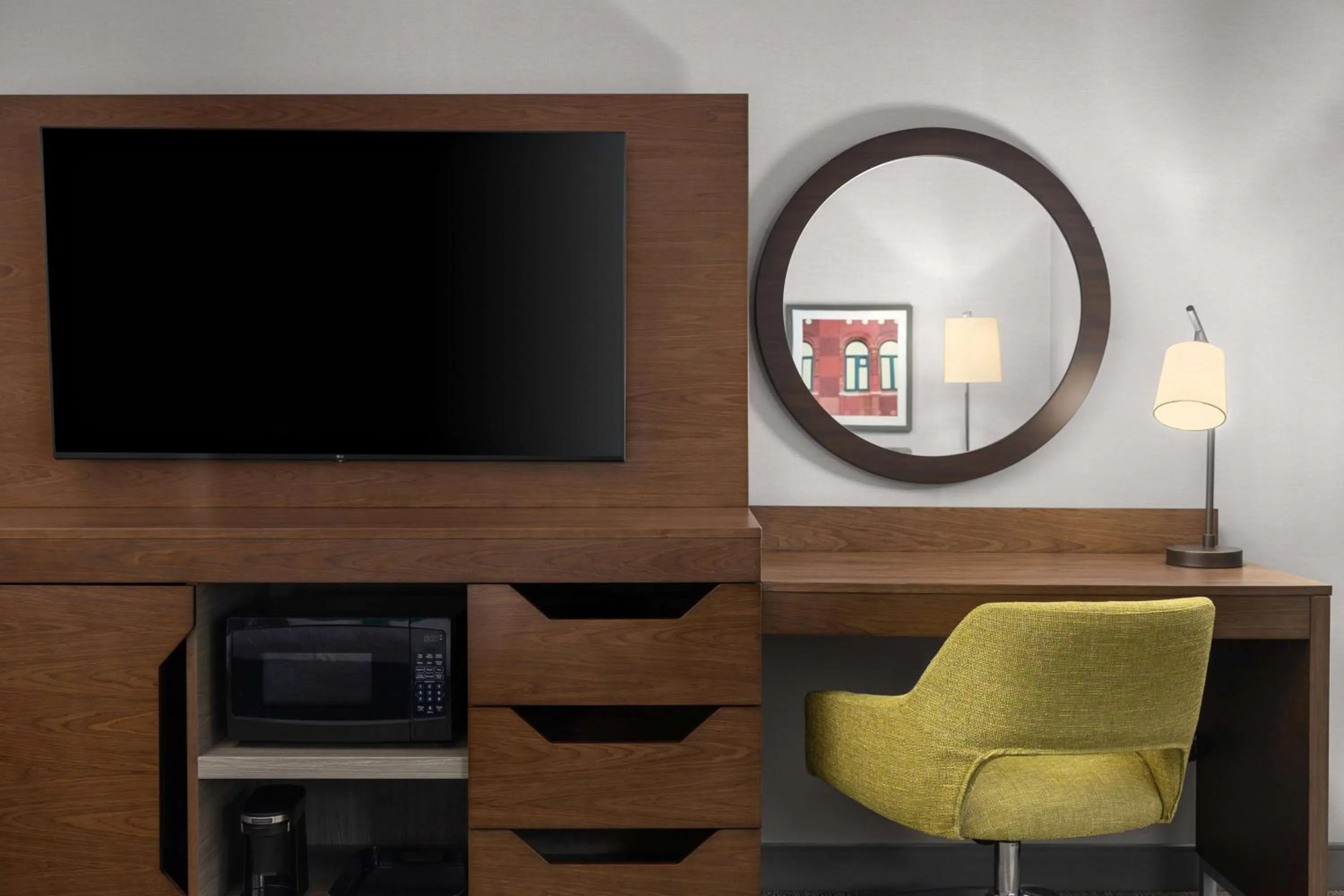 Bedroom in Hampton Inn & Suites Orangeville, On