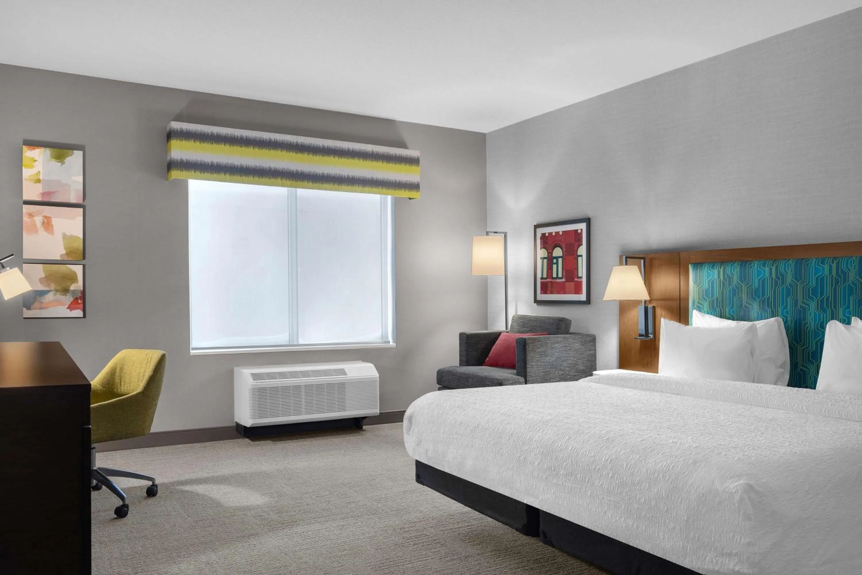 Bed in Hampton Inn & Suites Orangeville, On