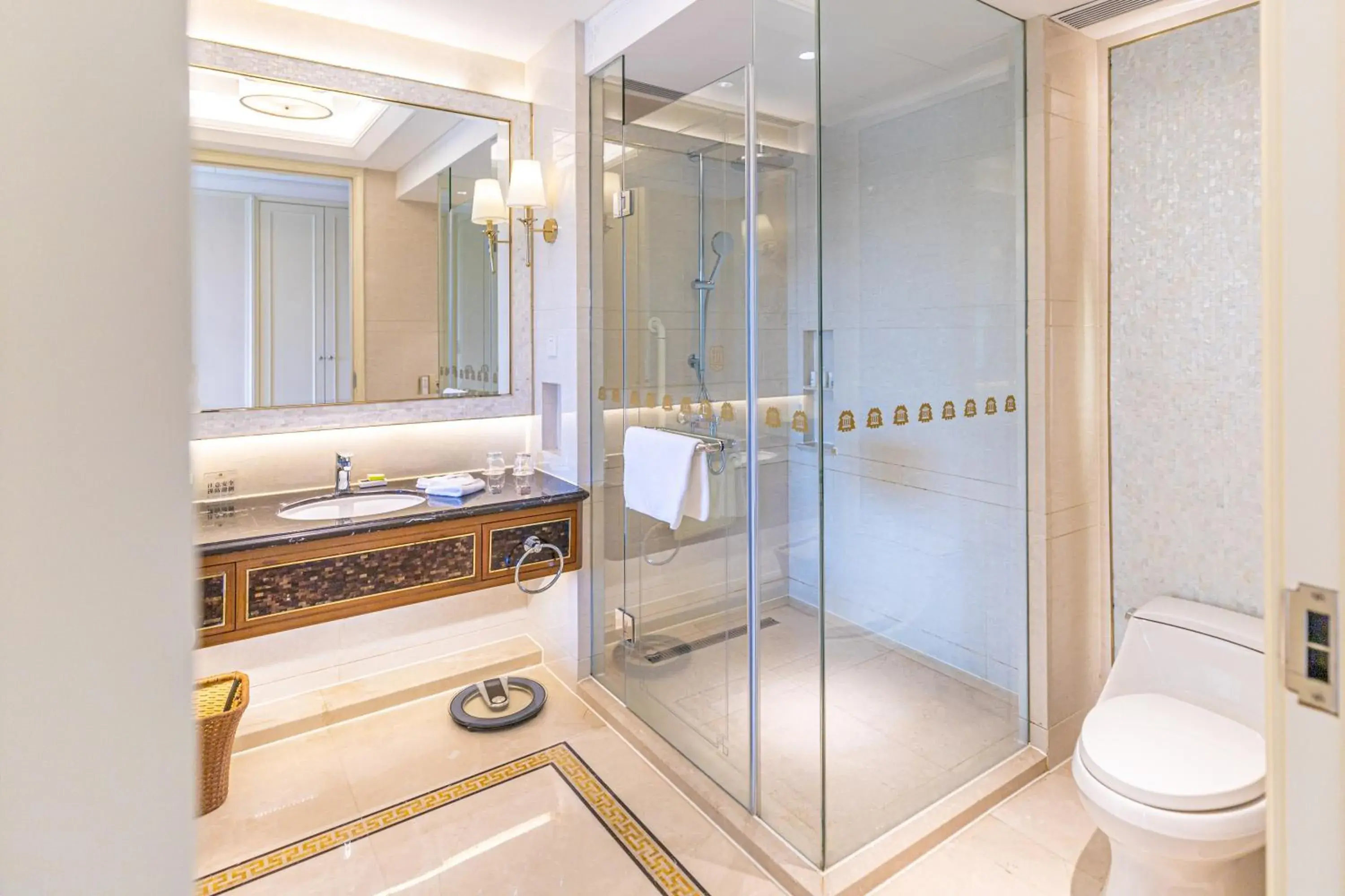 Twin Room With View in Nanjing Dongjiao State Guesthouse Twin Room With View in Nanjing Dongjiao State Guesthouse