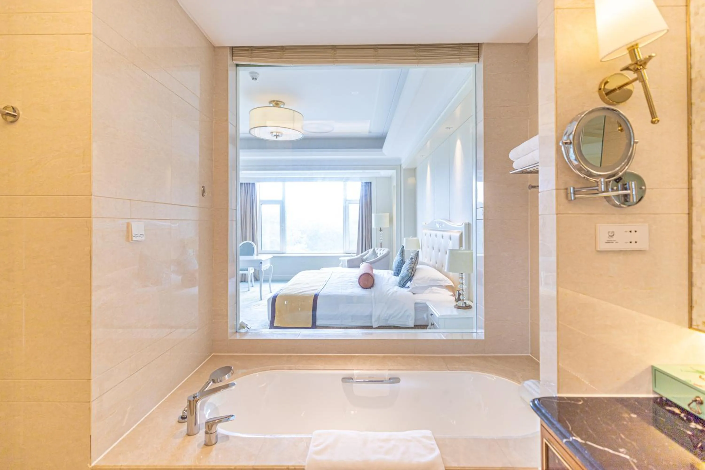 Bed in Nanjing Dongjiao State Guesthouse