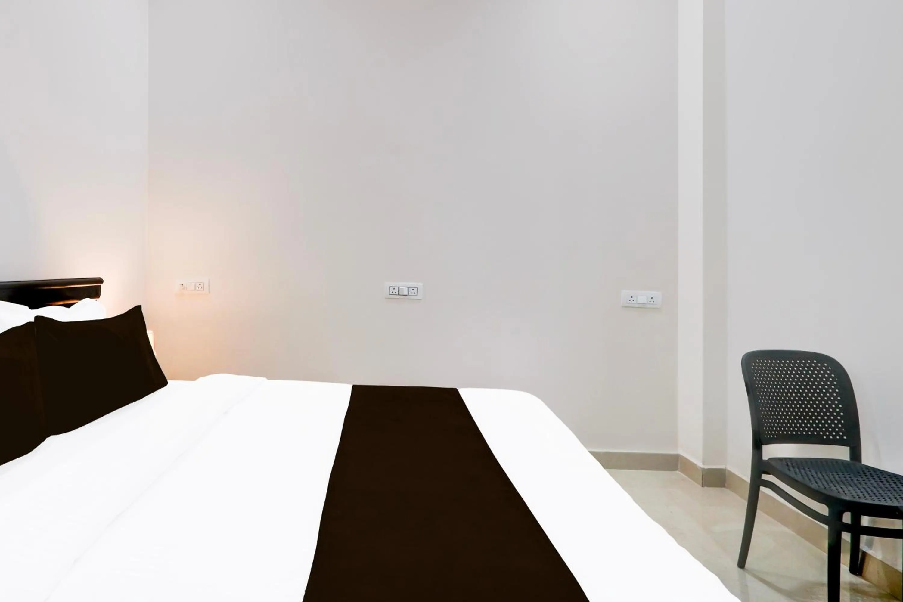 Bedroom, Bed in Super Hotel O Adibatla near TCS