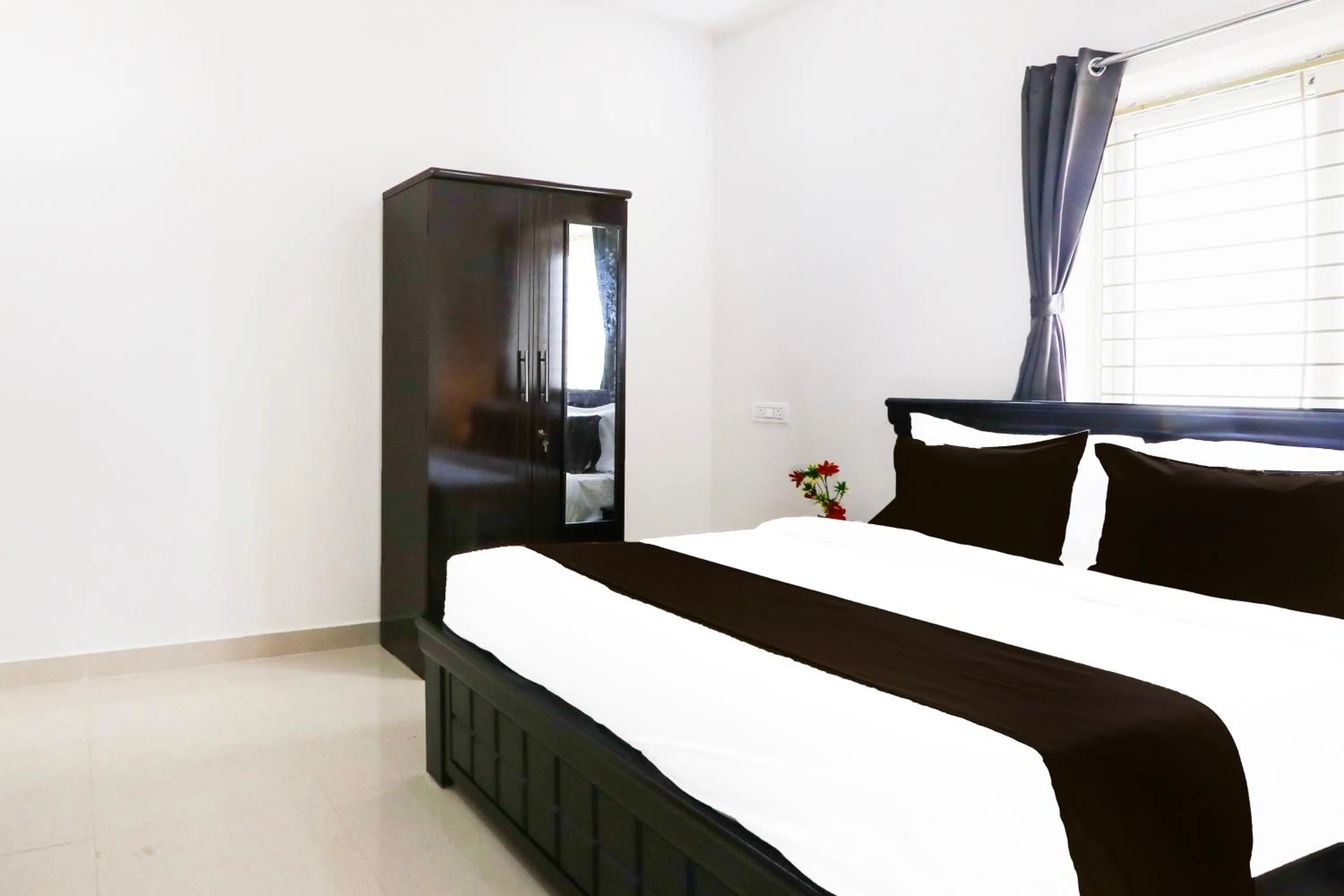 Bedroom, Bed in Super Hotel O Adibatla near TCS