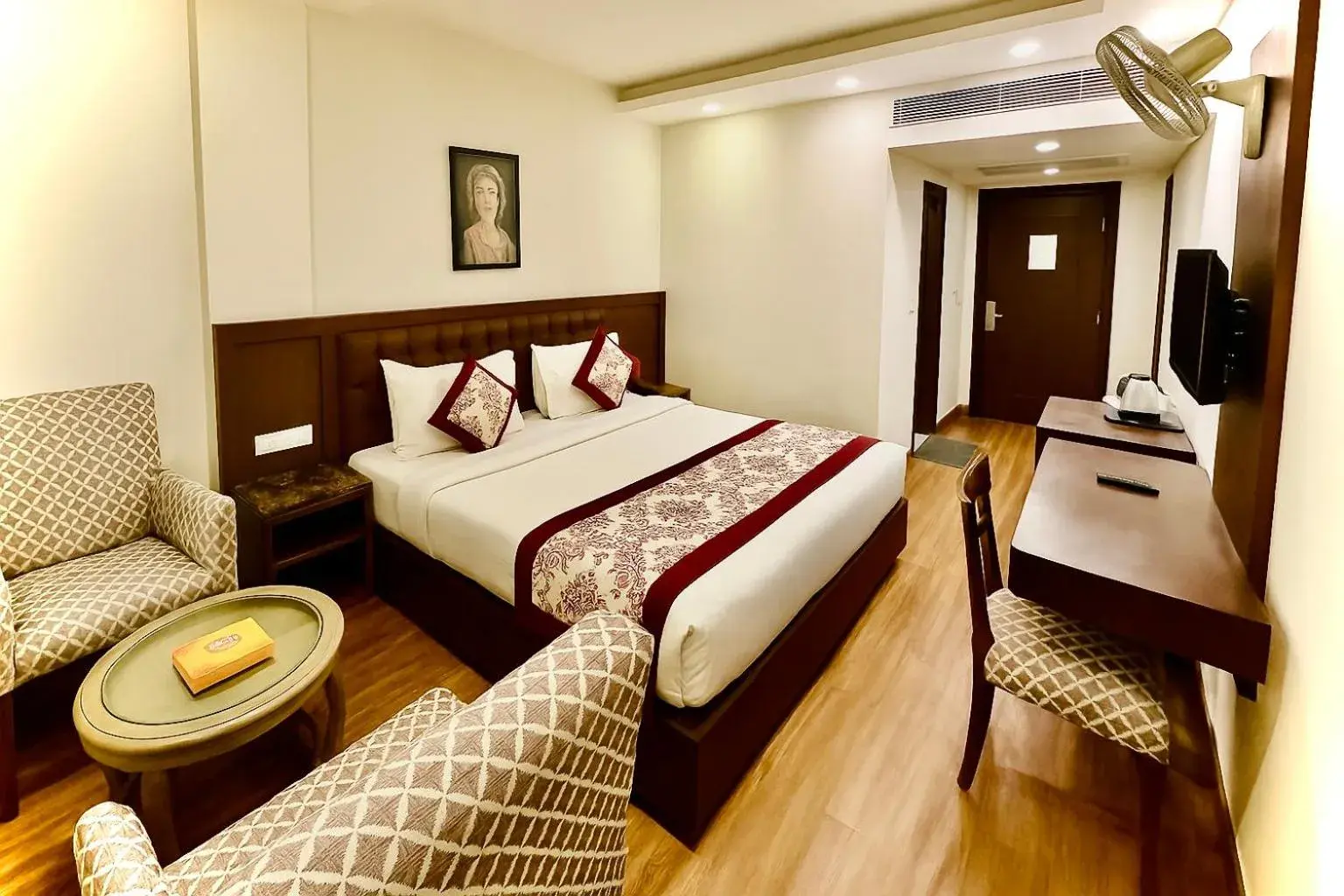 Deluxe Suite - single occupancy in Hotel Kian by JMD Group Deluxe Suite - single occupancy in Hotel Kian by JMD Group