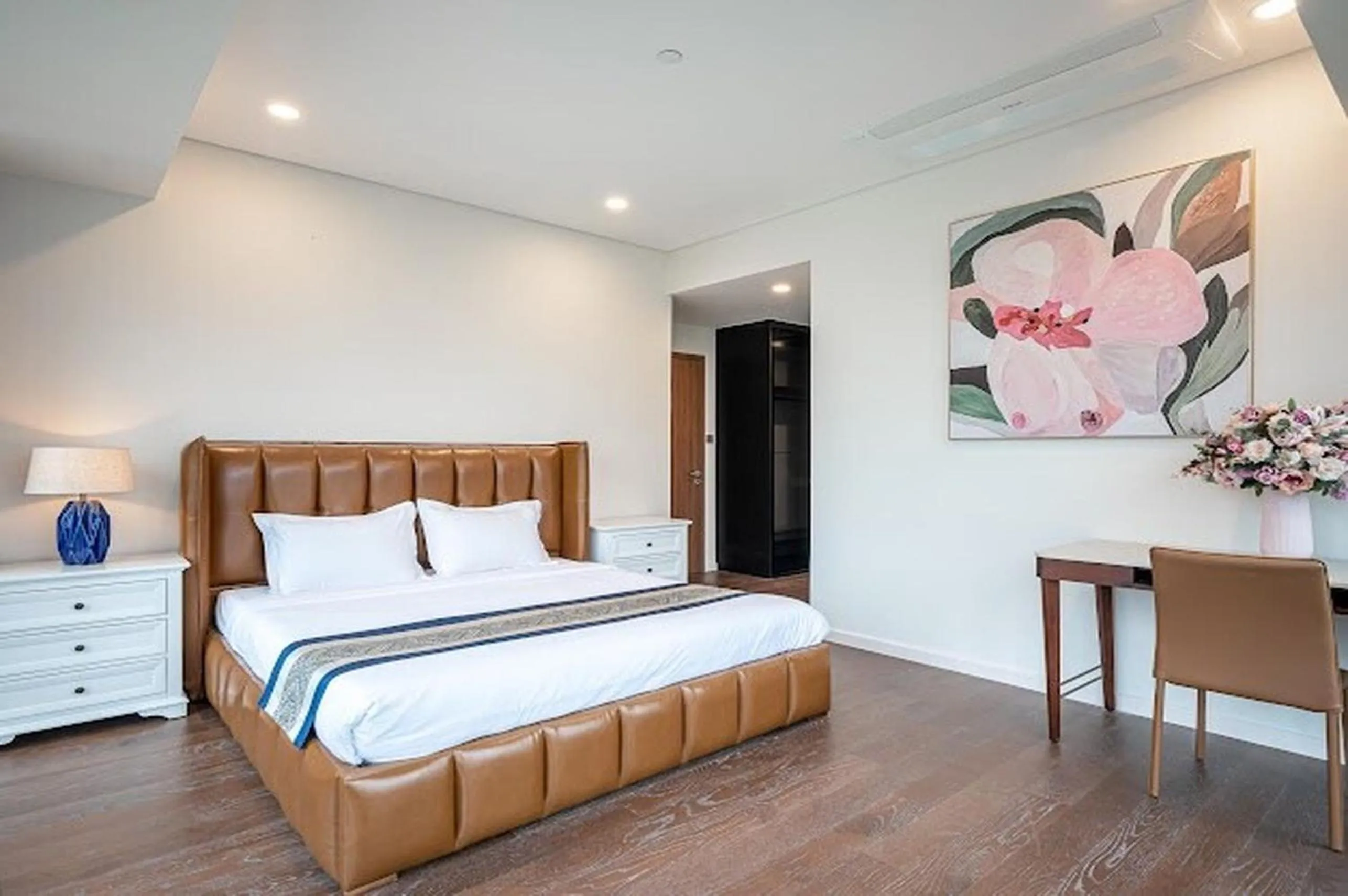 Bed in The Metropole - Horizon View Riverside D2