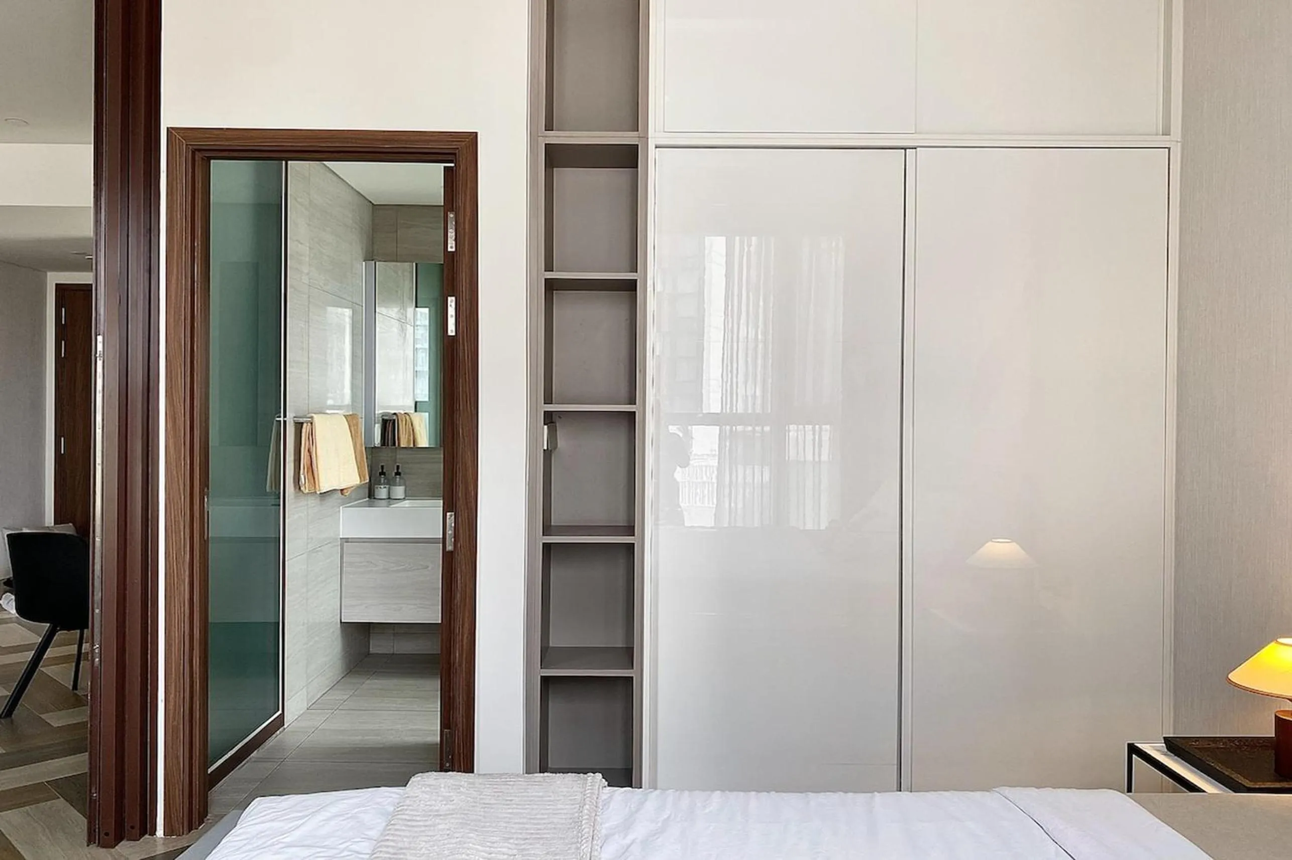 Bed in The Metropole - Horizon View Riverside D2