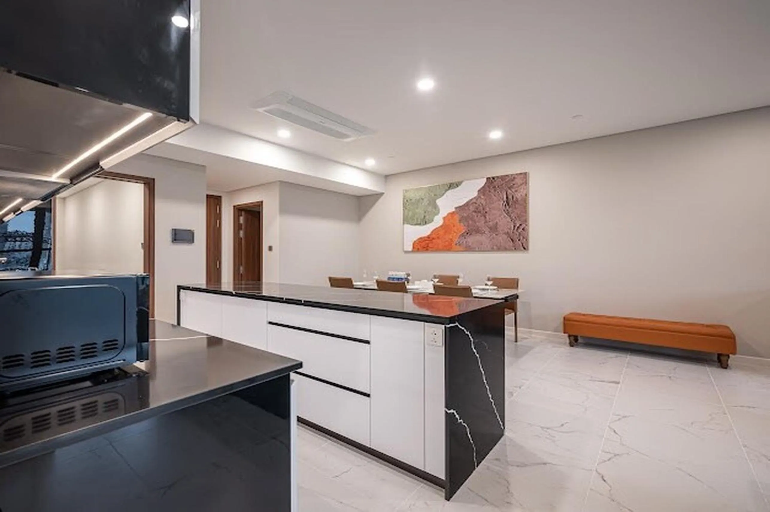 Kitchen or kitchenette in The Metropole - Horizon View Riverside D2