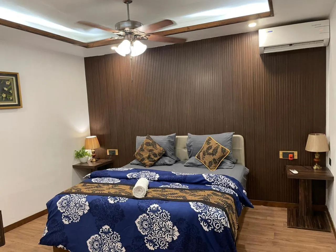 Bed in Himeyn Beach Inn - Ocho Homes by Eight Continents