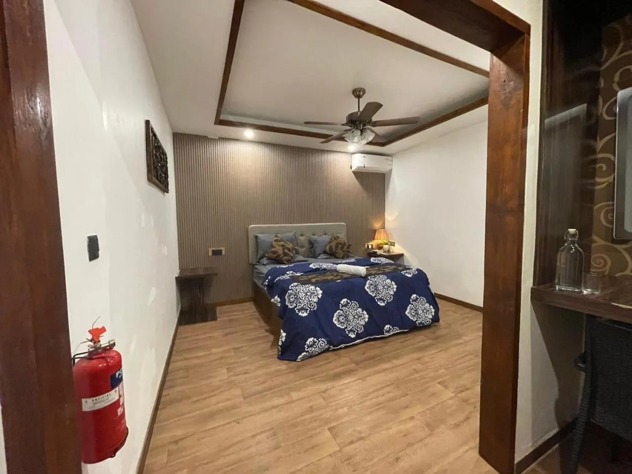 TV and multimedia, Bed in Himeyn Beach Inn - Ocho Homes by Eight Continents