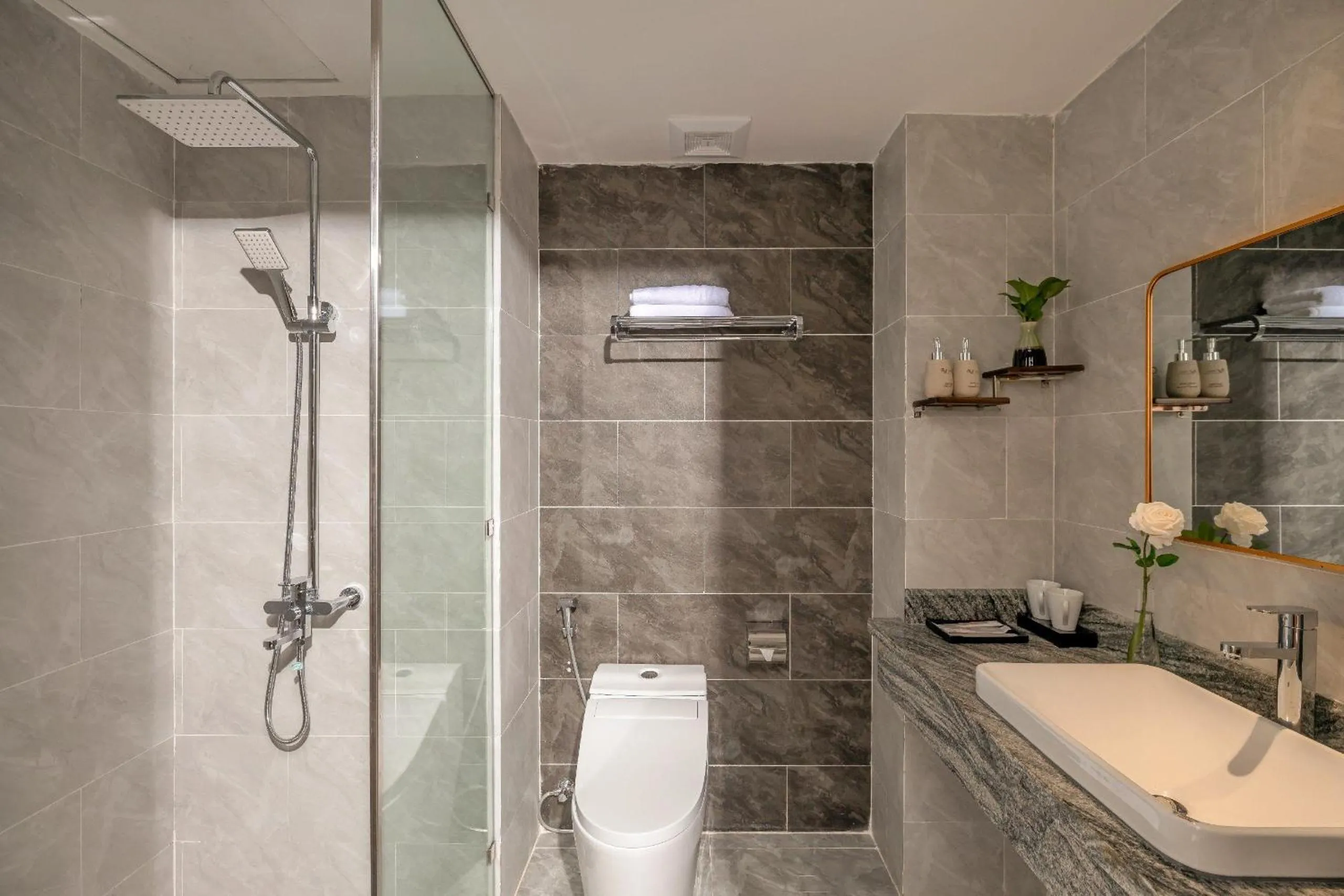 Shower in VieLa Apartment Nha Trang
