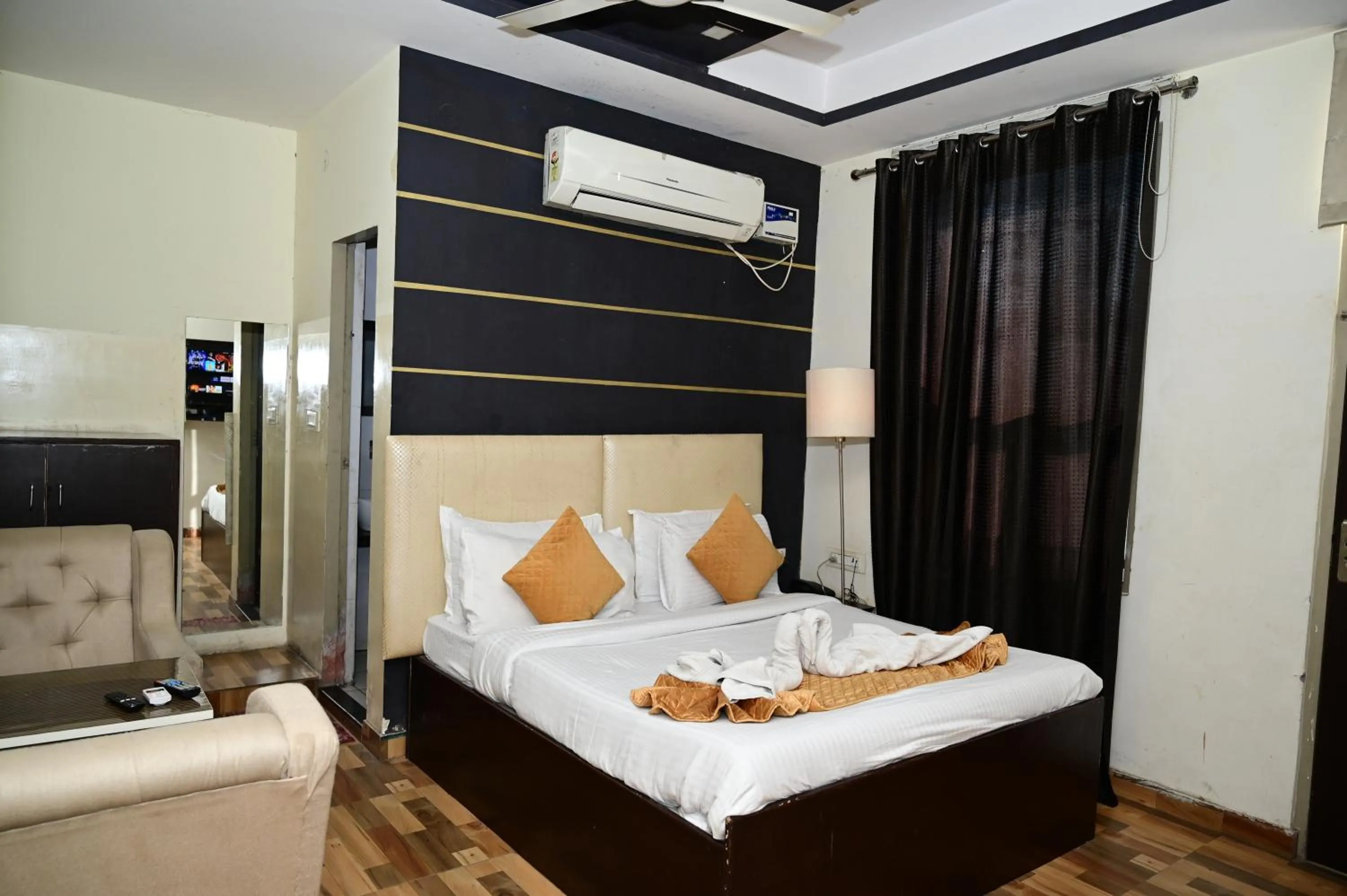 Bedroom in Hotel Krishna Pride