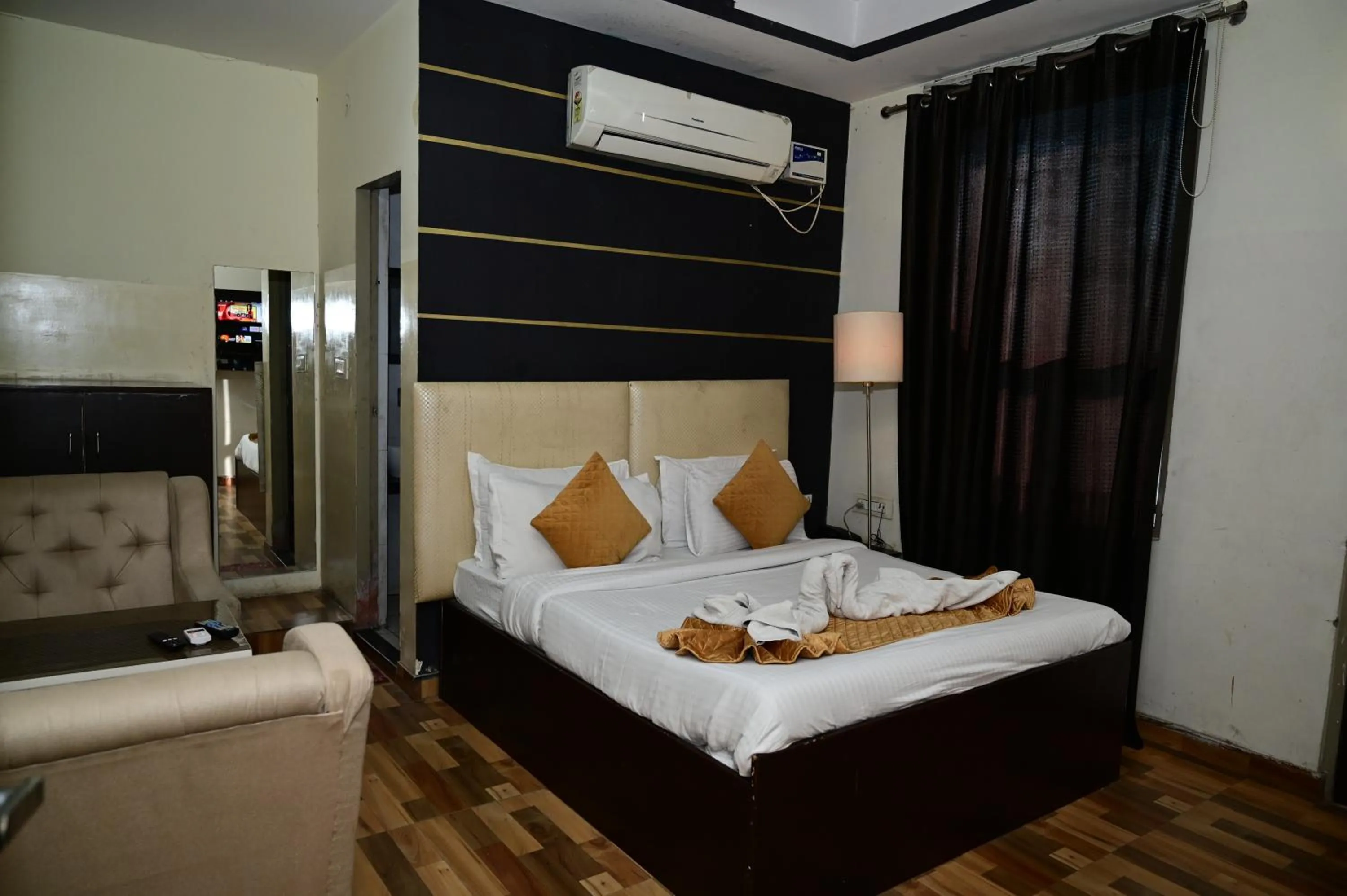 Bedroom in Hotel Krishna Pride