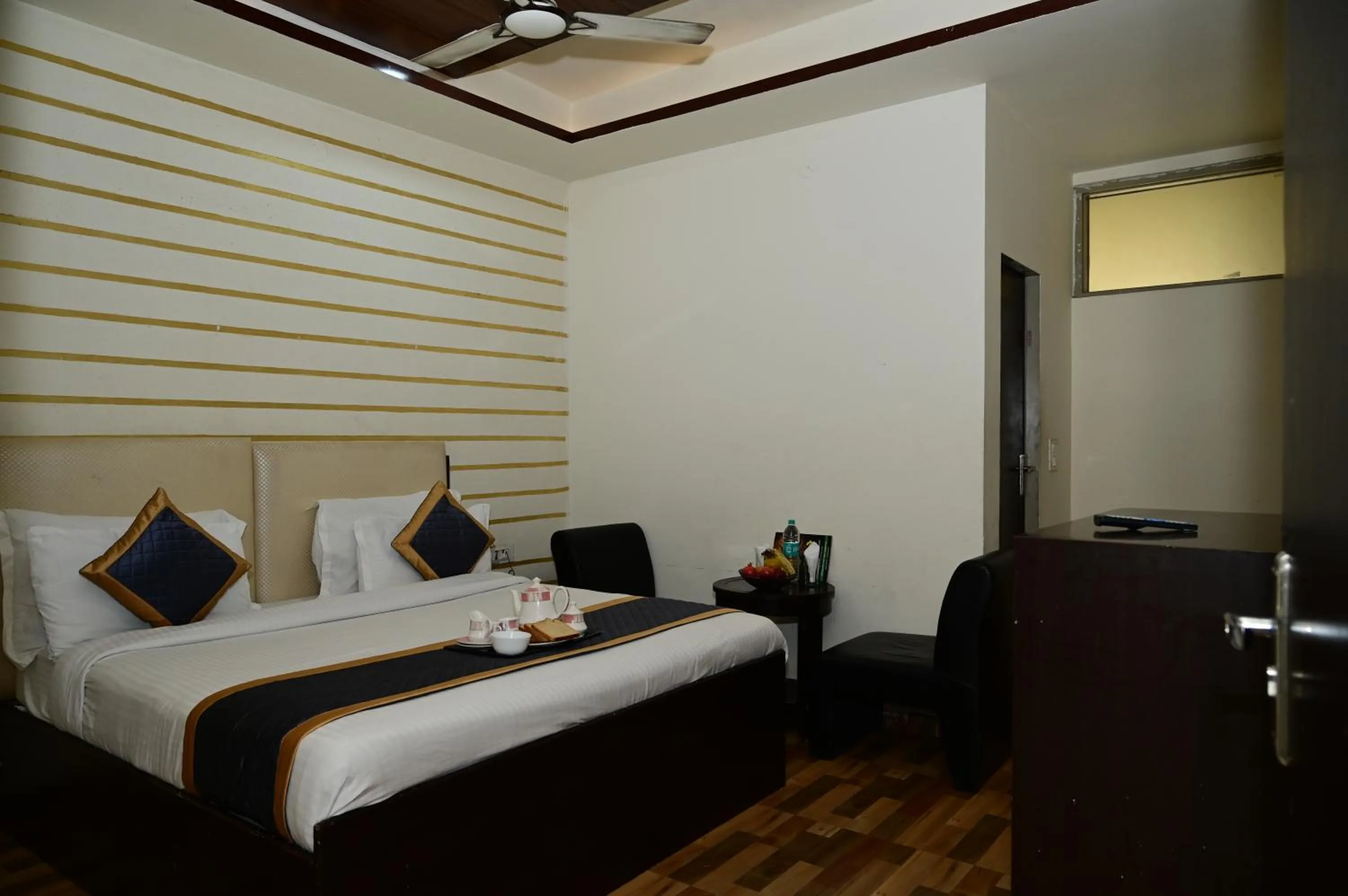 Bedroom in Hotel Krishna Pride