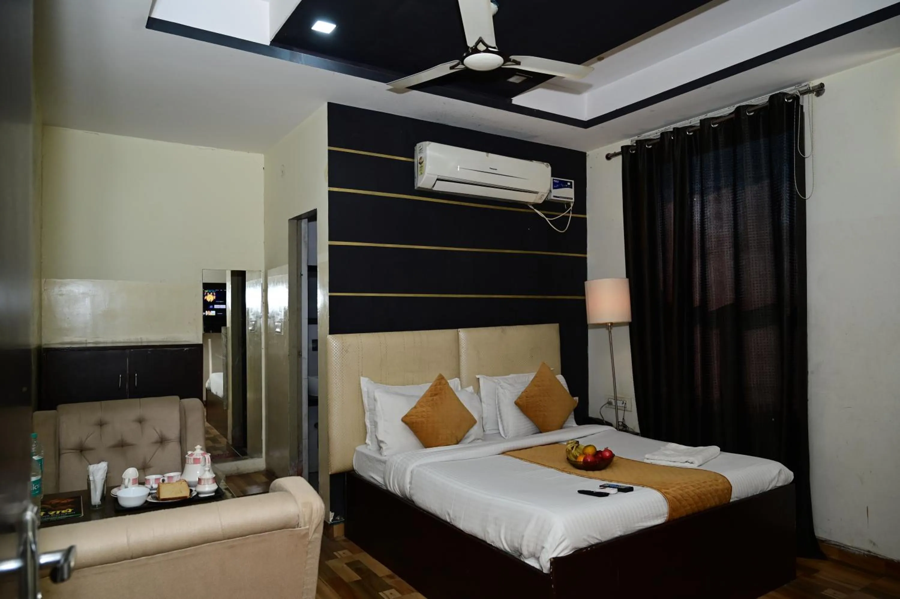 Bedroom in Hotel Krishna Pride