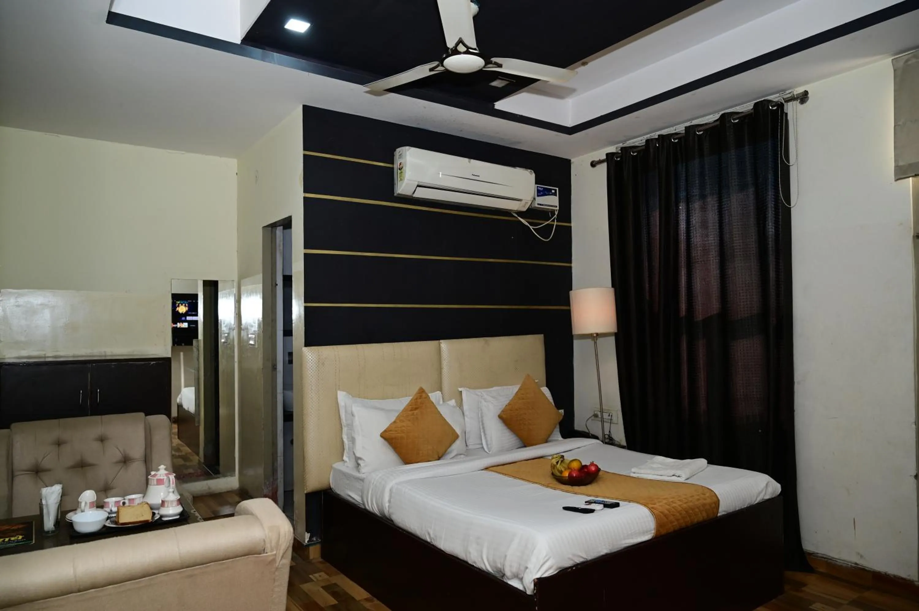 Bedroom in Hotel Krishna Pride
