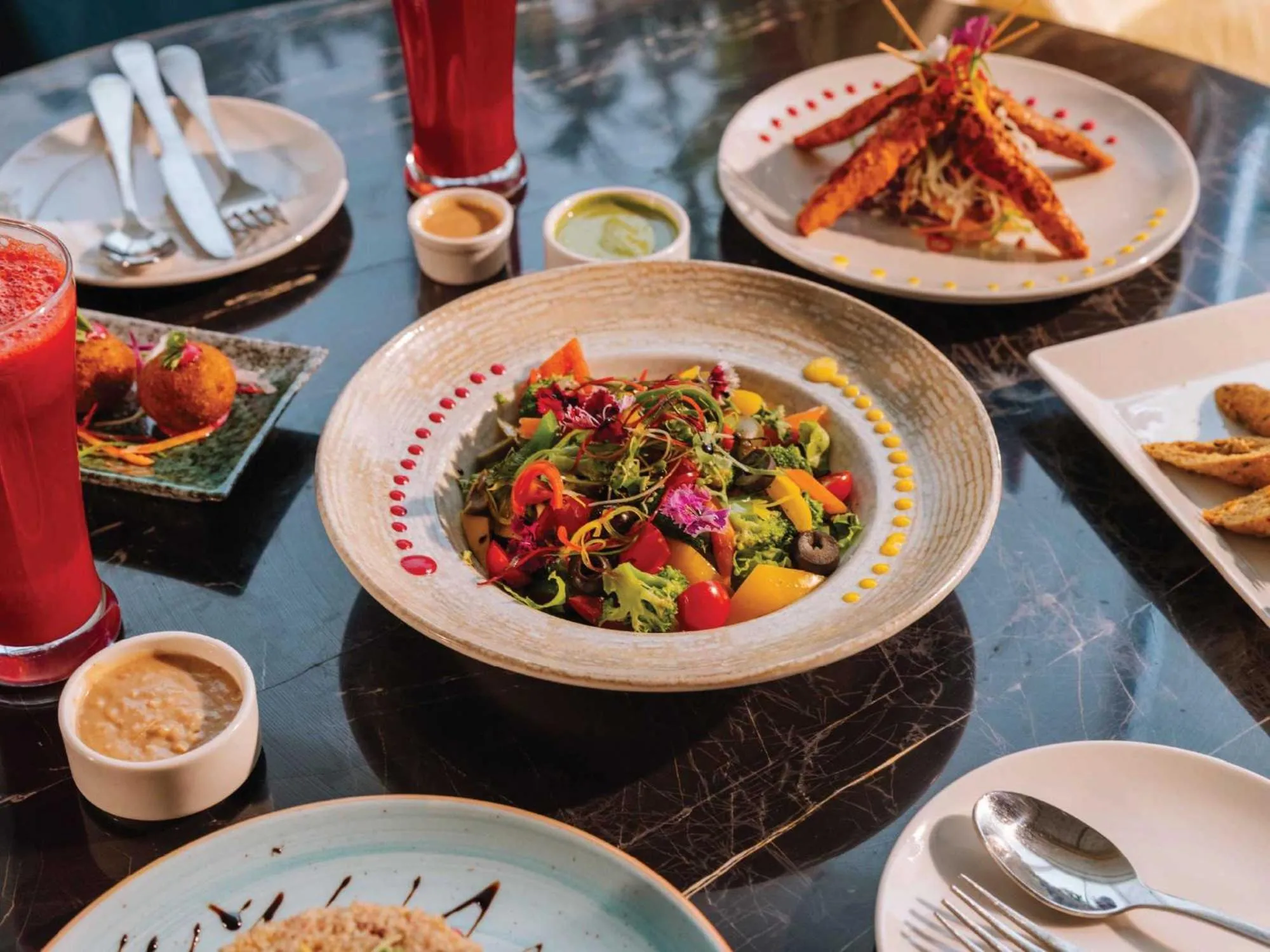 Restaurant/places to eat in Sunday Resort & Spa by CheckIn Manesar Gurugram