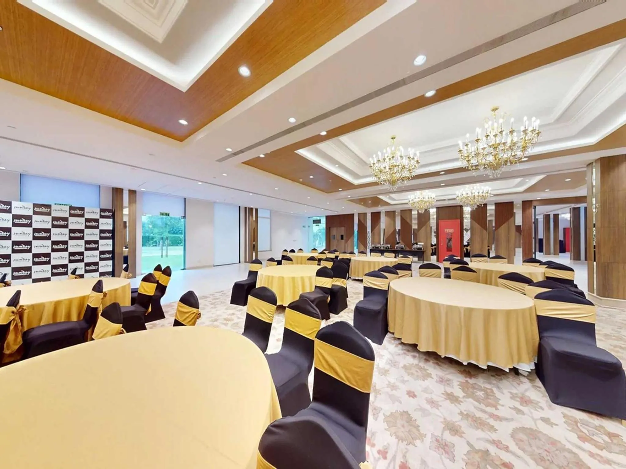 Lobby or reception in Sunday Resort & Spa by CheckIn Manesar Gurugram