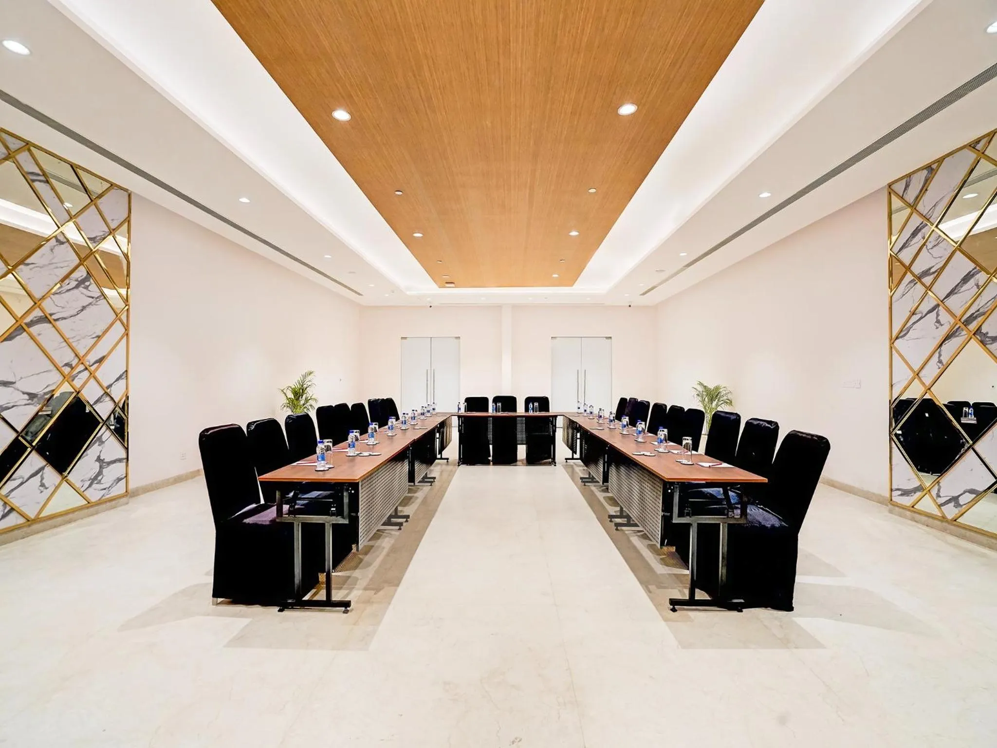 Meeting/conference room in Sunday Resort & Spa by CheckIn Manesar Gurugram